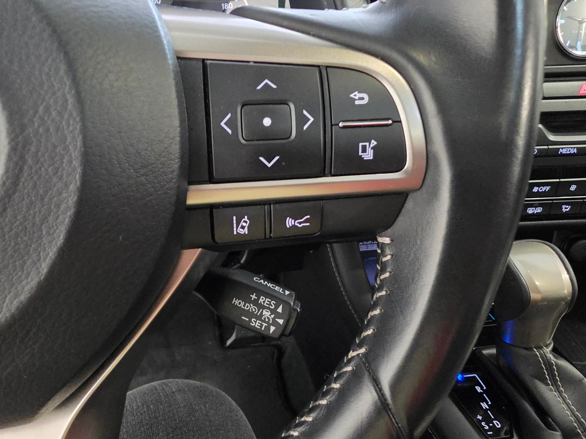 LEXUS RX 450h Diamond AWD CVT-image-15
