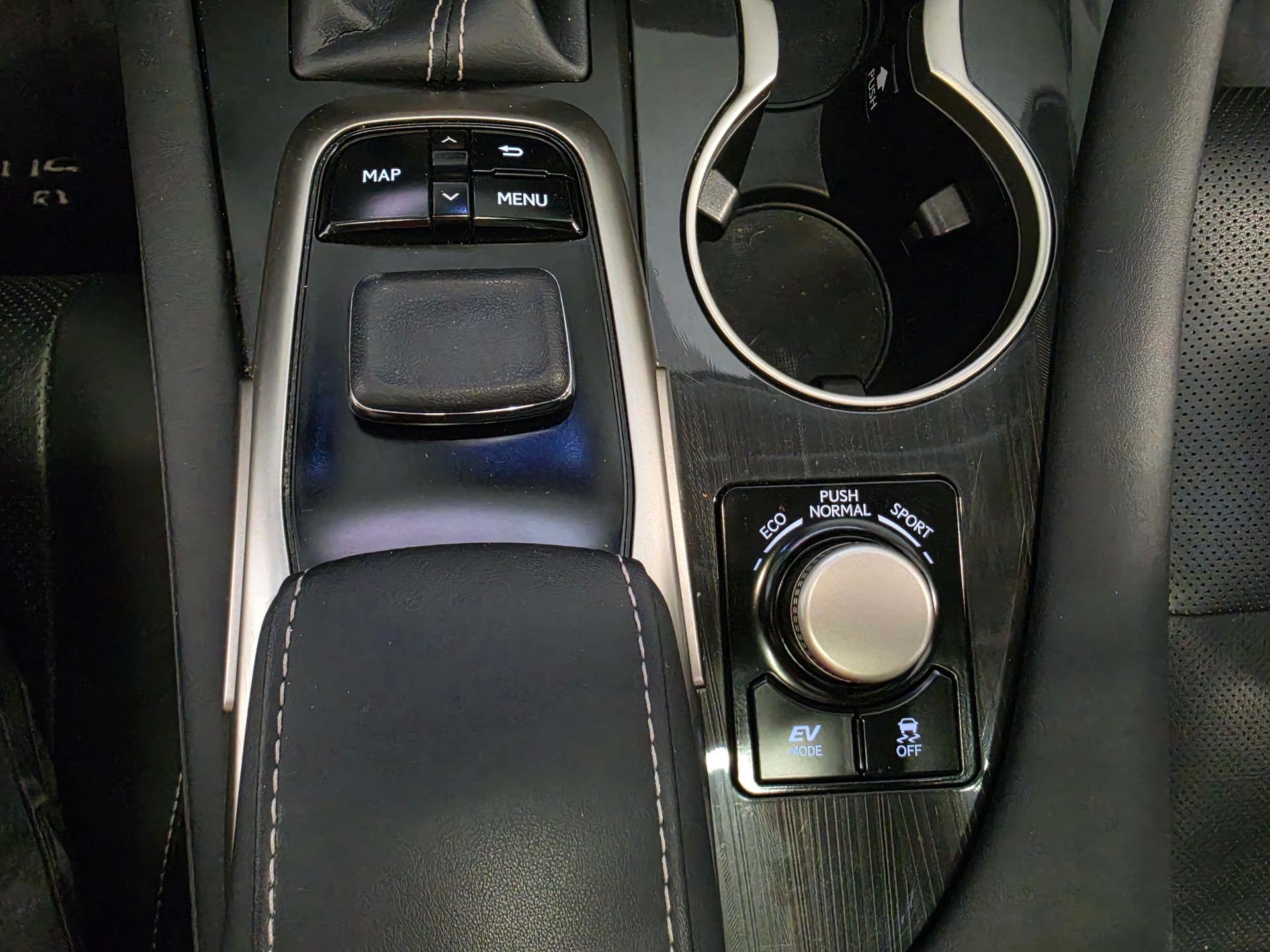 LEXUS RX 450h Diamond AWD CVT-image-13
