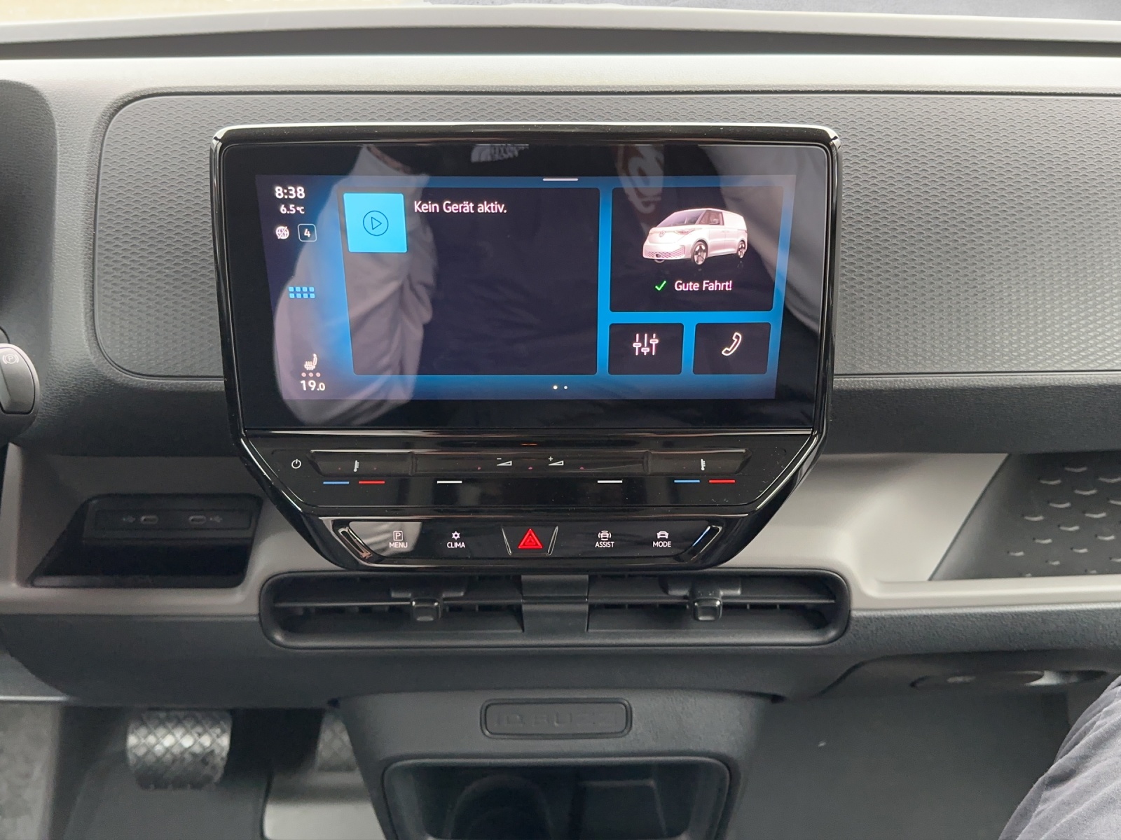 VW ID. Buzz Cargo-image-13