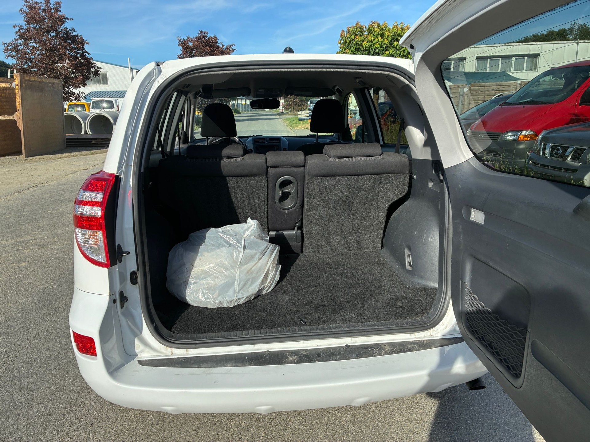TOYOTA RAV-4 2.0 16V Style-image-3