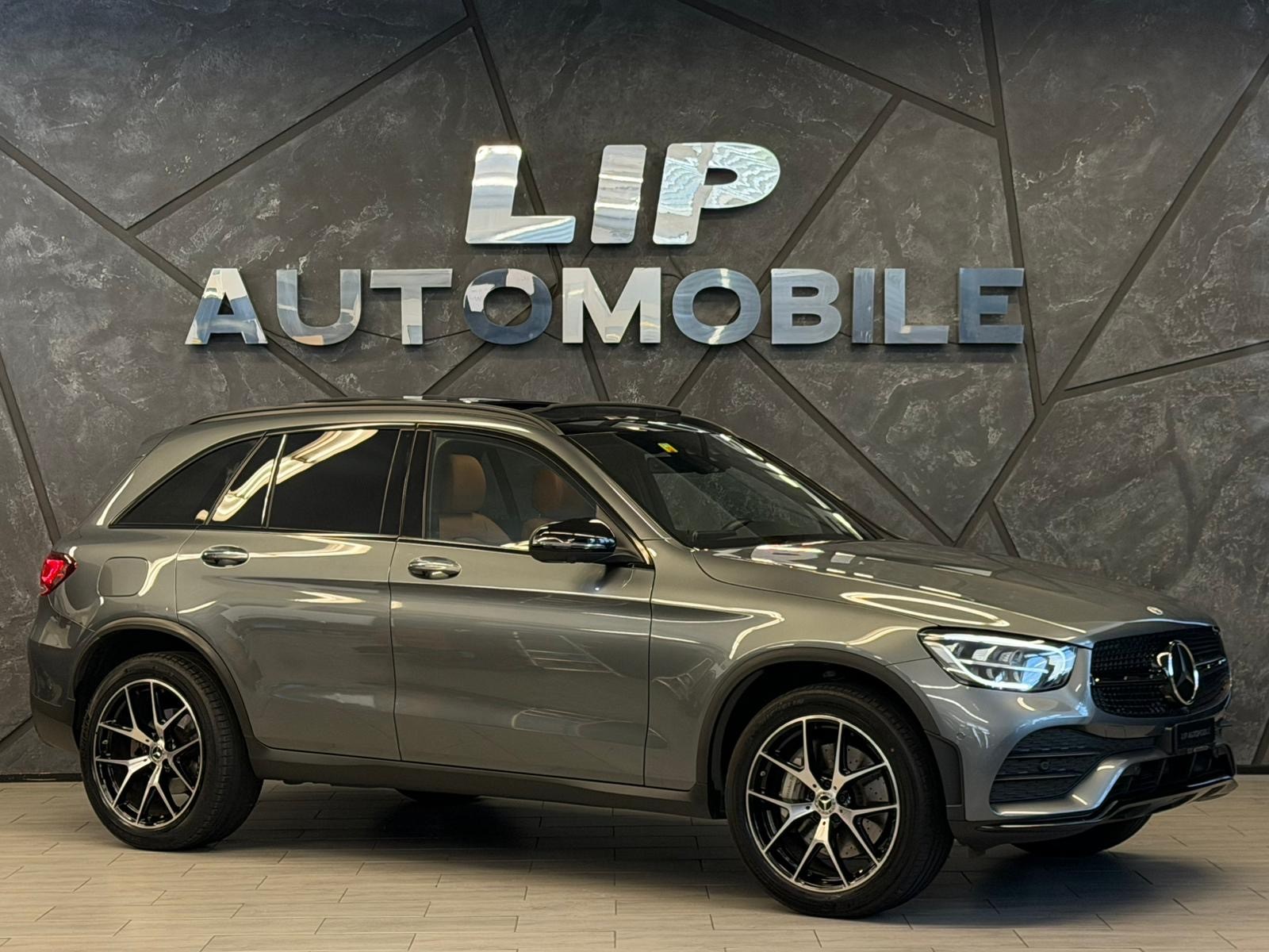 MERCEDES-BENZ GLC 300 e AMG Line 4Matic 9G-Tronic-showroom-element-2