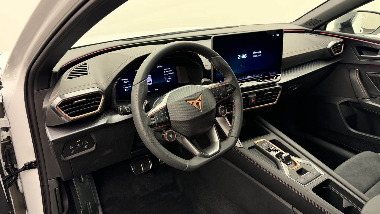 CUPRA LEON 1.5 e-HYBRID pHEV VZ Black Edition-image-6