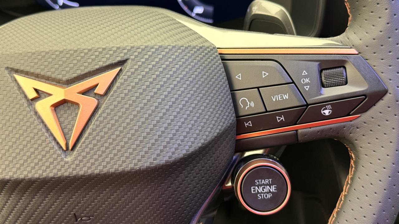 CUPRA LEON 1.5 e-HYBRID pHEV VZ Black Edition-image-9