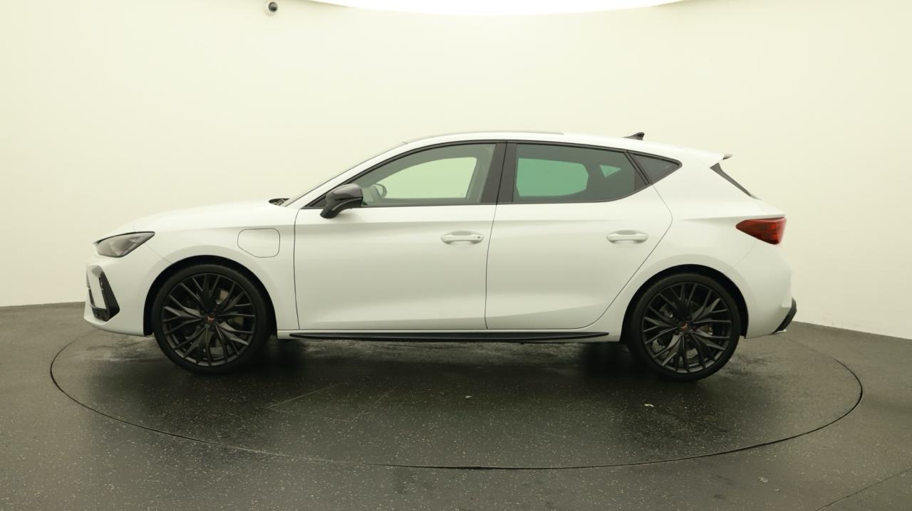 CUPRA LEON 1.5 e-HYBRID pHEV VZ Black Edition-showroom-element-1