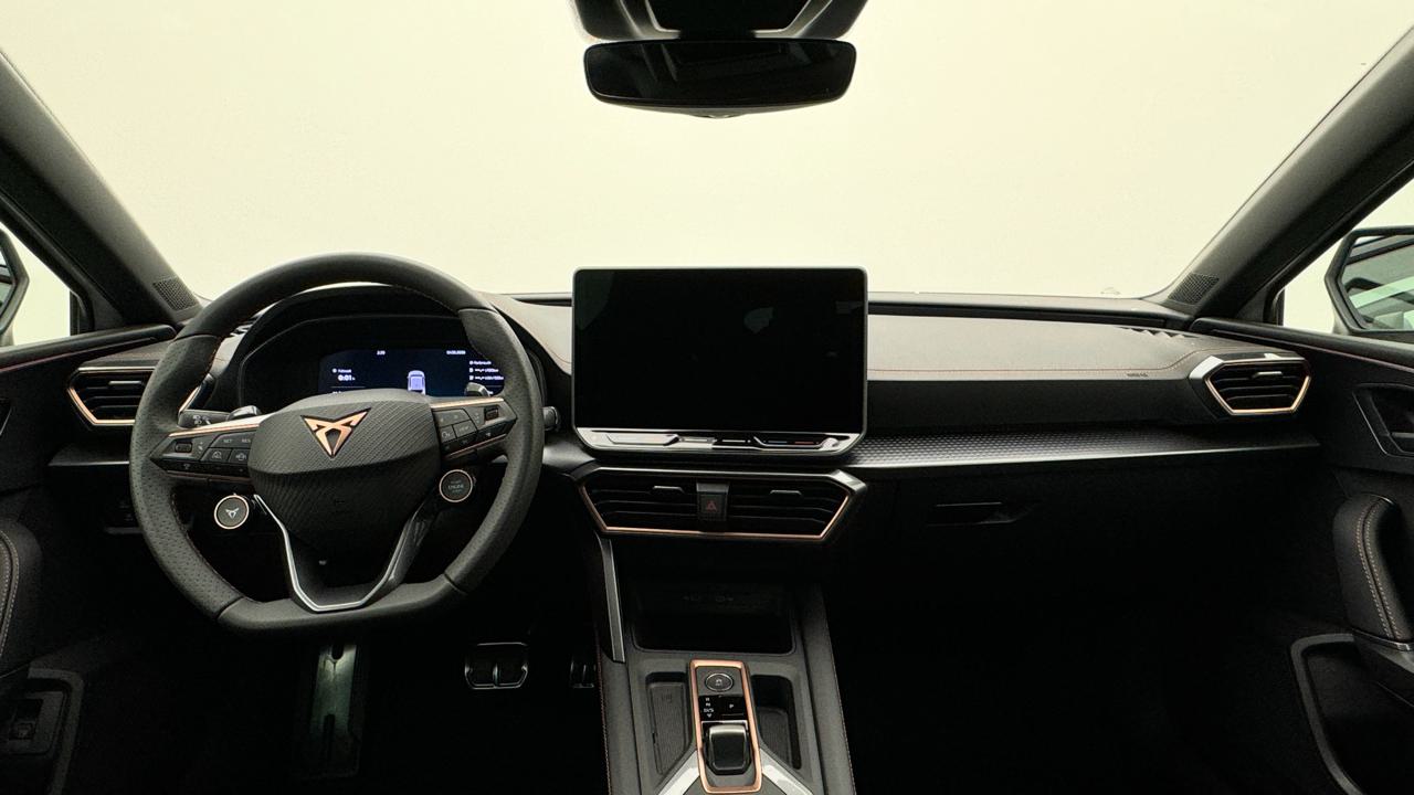 CUPRA LEON 1.5 e-HYBRID pHEV VZ Black Edition-image-5