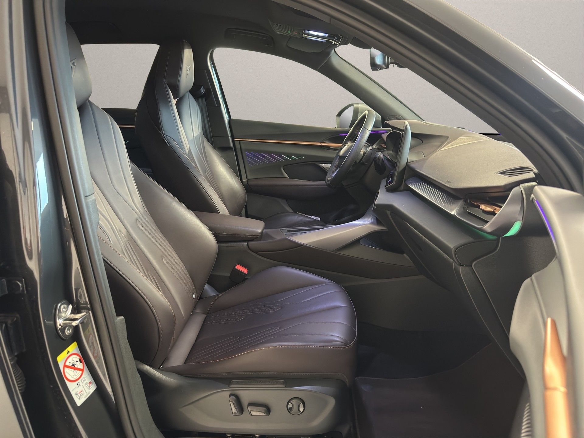 CUPRA Terramar 1.5 eTSI DSG-image-9