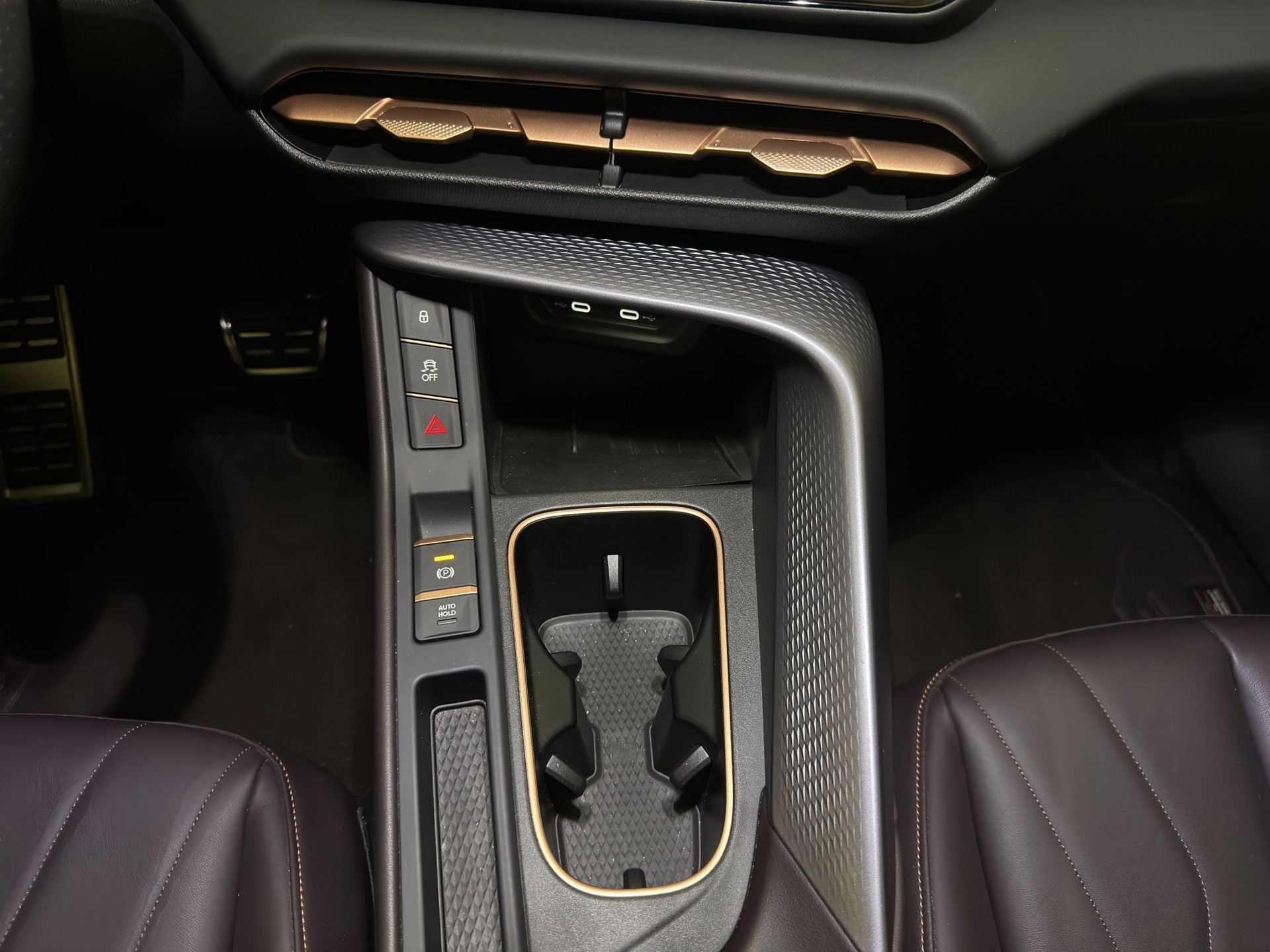 CUPRA Terramar 1.5 eTSI DSG-image-16