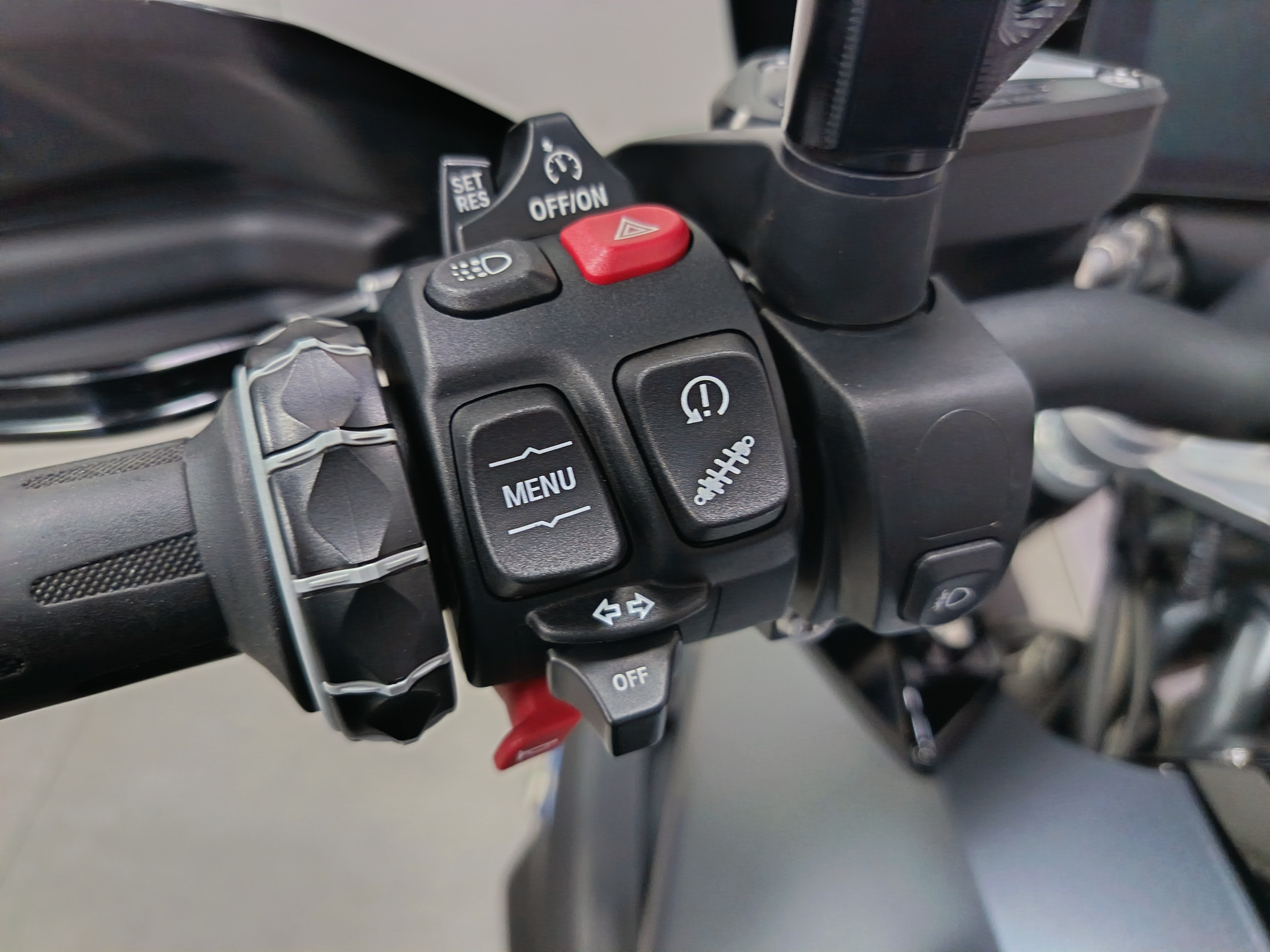 BMW R 1250 GS Triple Black-image-6