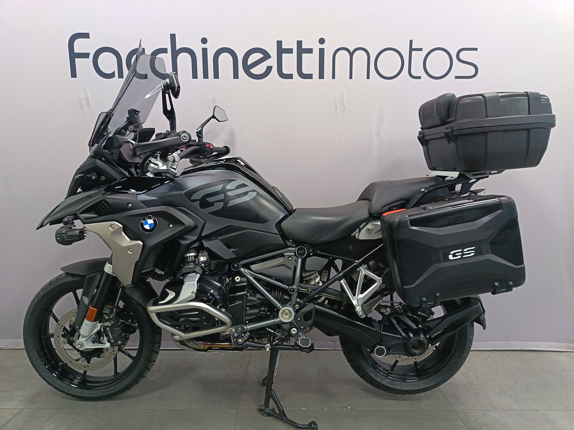 BMW R 1250 GS Triple Black-image-3