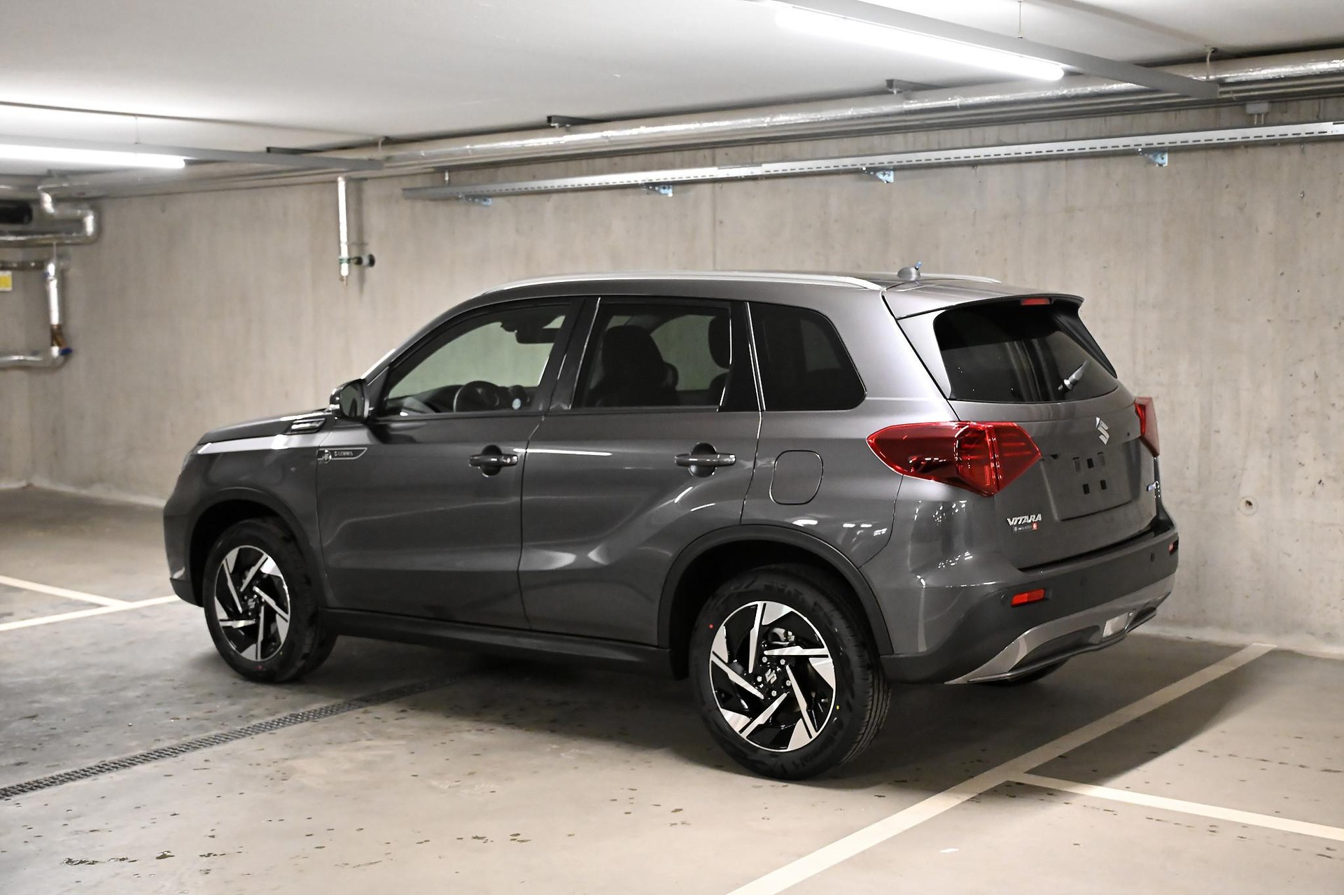 SUZUKI Vitara 1.4 T Sakura Top Hybrid 4x4-image-6