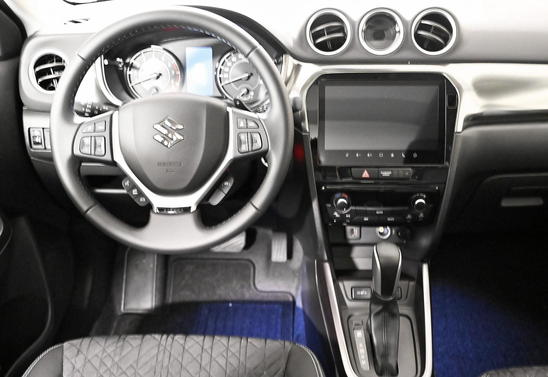 SUZUKI Vitara 1.4 T Sakura Top Hybrid 4x4-image-4