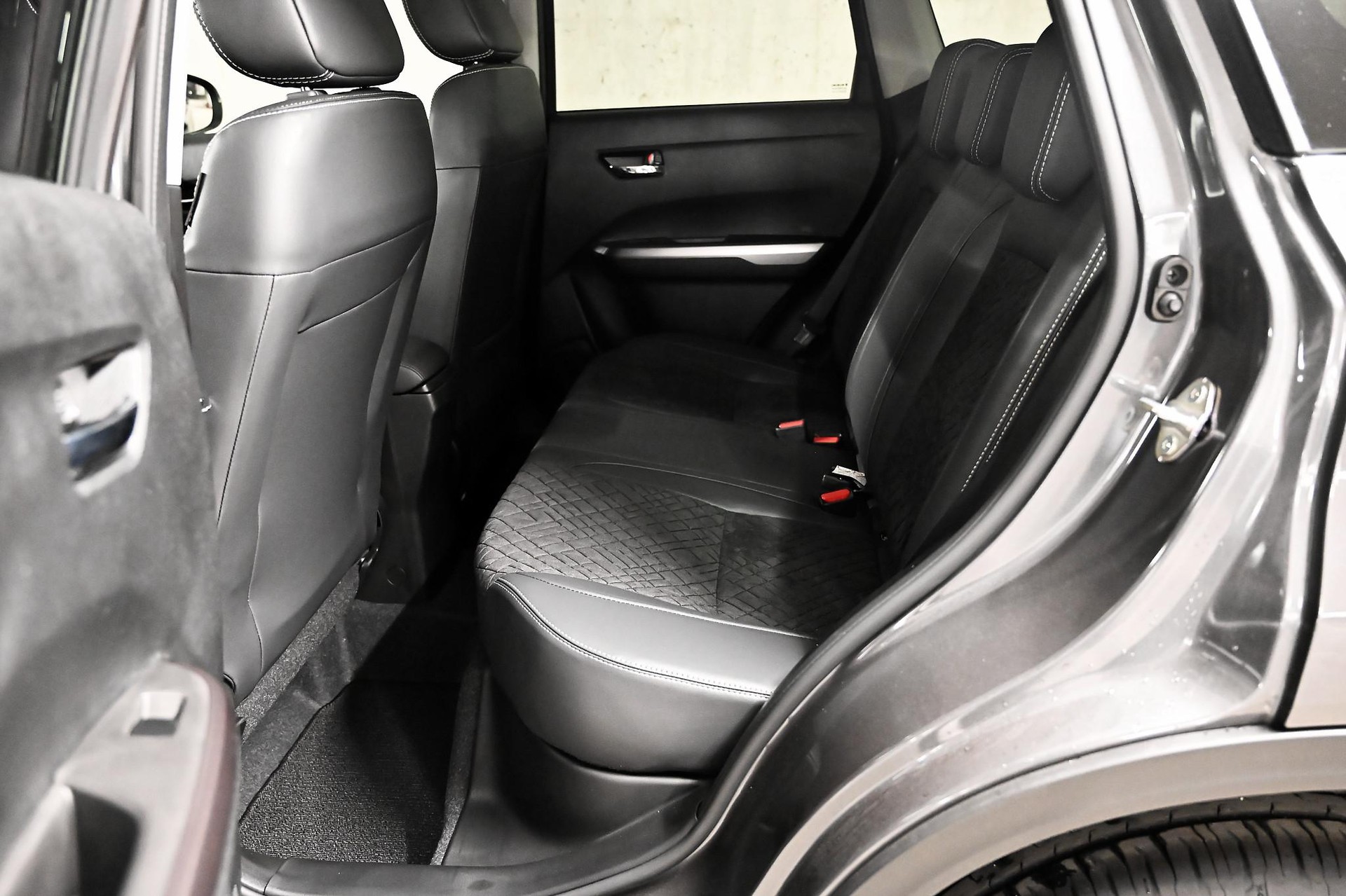 SUZUKI Vitara 1.4 T Sakura Top Hybrid 4x4-image-8
