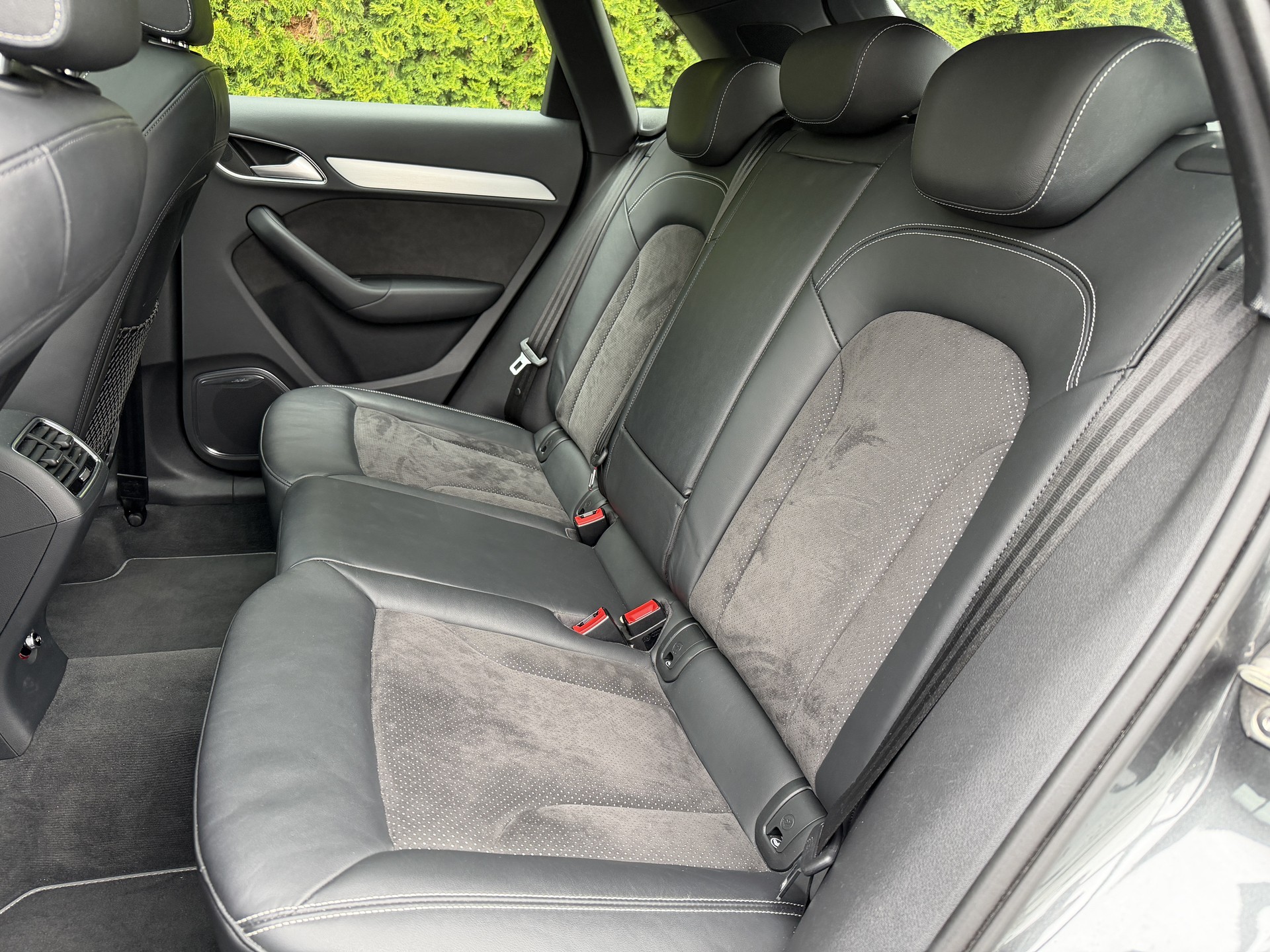 AUDI Q3 2.0 TFSI sport quattro S-tronic / CH-Fahrzeug-image-28