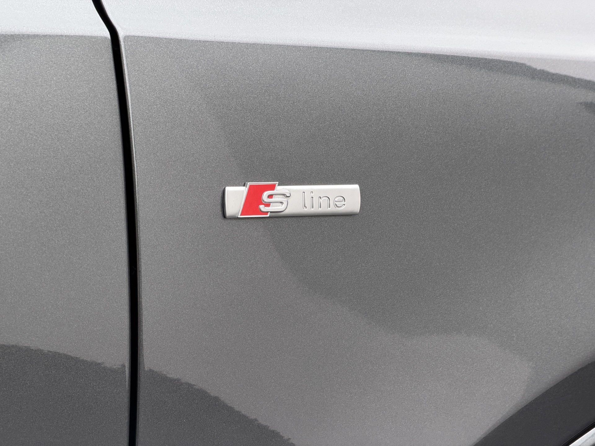 AUDI Q3 2.0 TFSI sport quattro S-tronic / CH-Fahrzeug-image-24