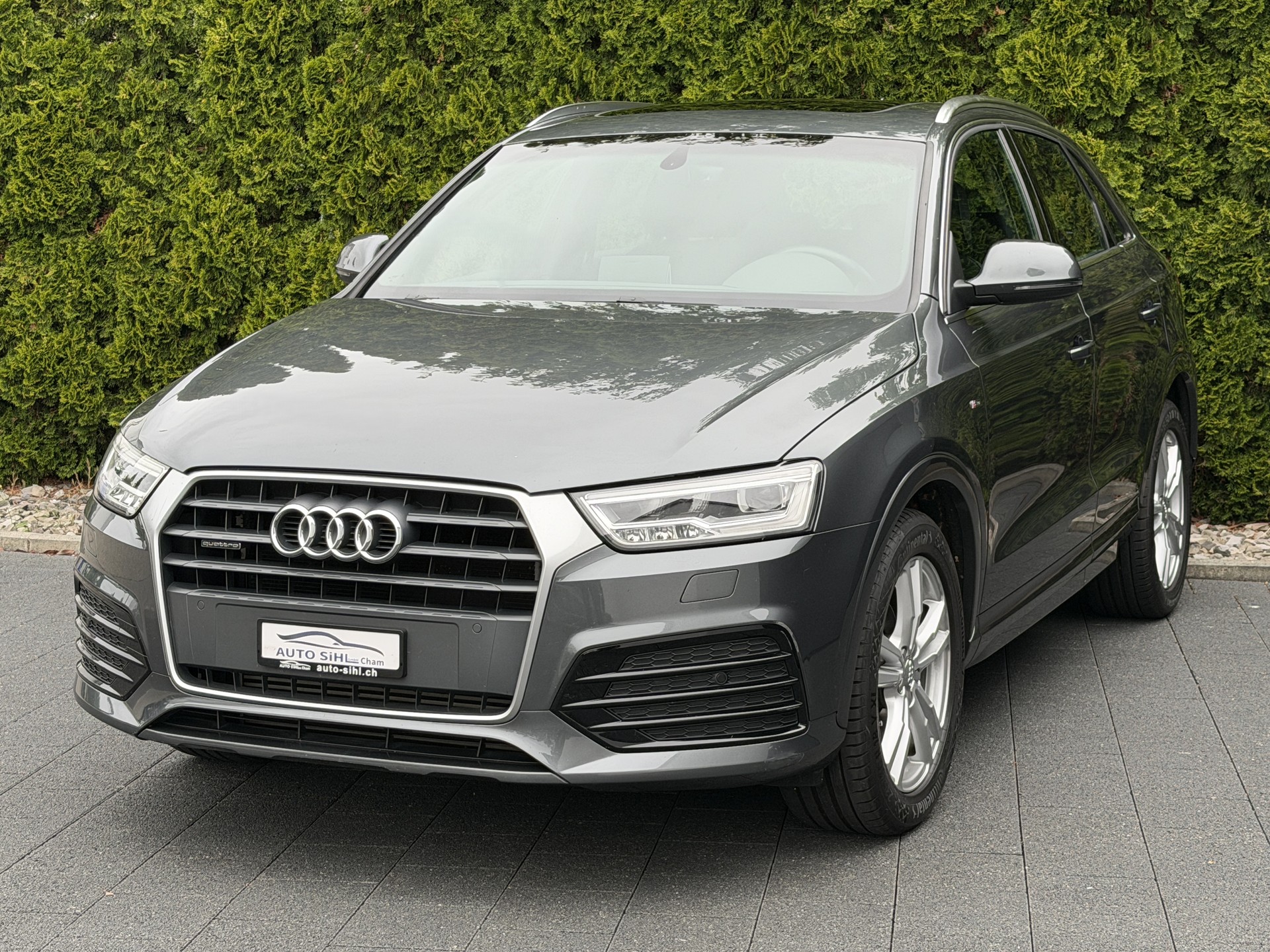 AUDI Q3 2.0 TFSI sport quattro S-tronic / CH-Fahrzeug