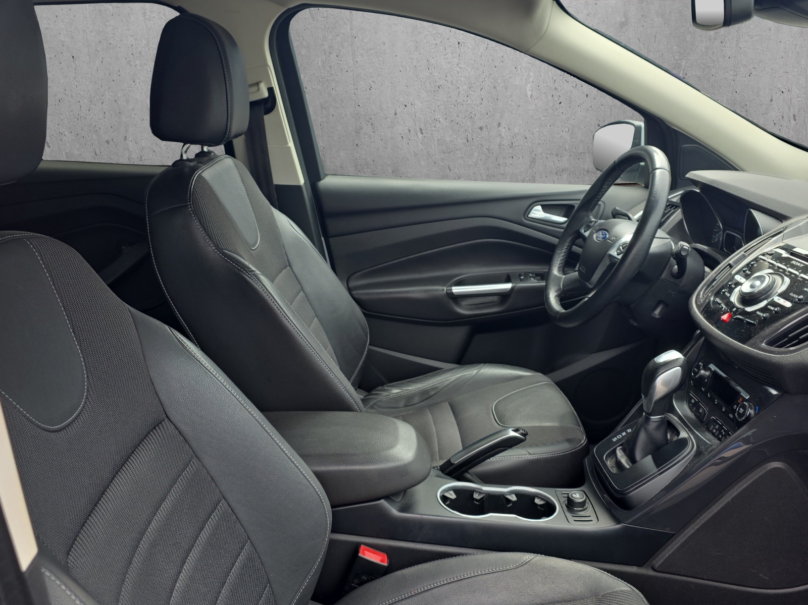 FORD Kuga 1.6 SCTi Titanium 4WD Automatic inkl. Anhängerkupplung-image-11