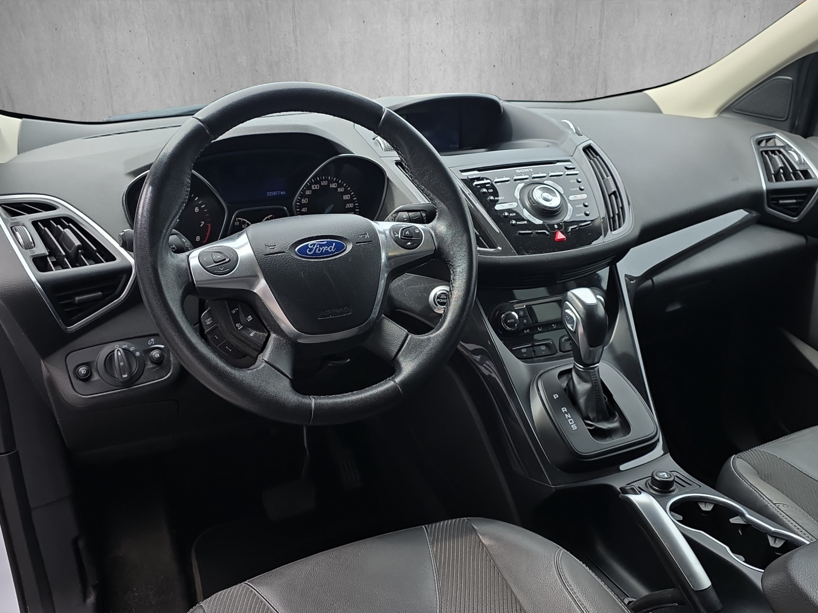 FORD Kuga 1.6 SCTi Titanium 4WD Automatic inkl. Anhängerkupplung-image-8