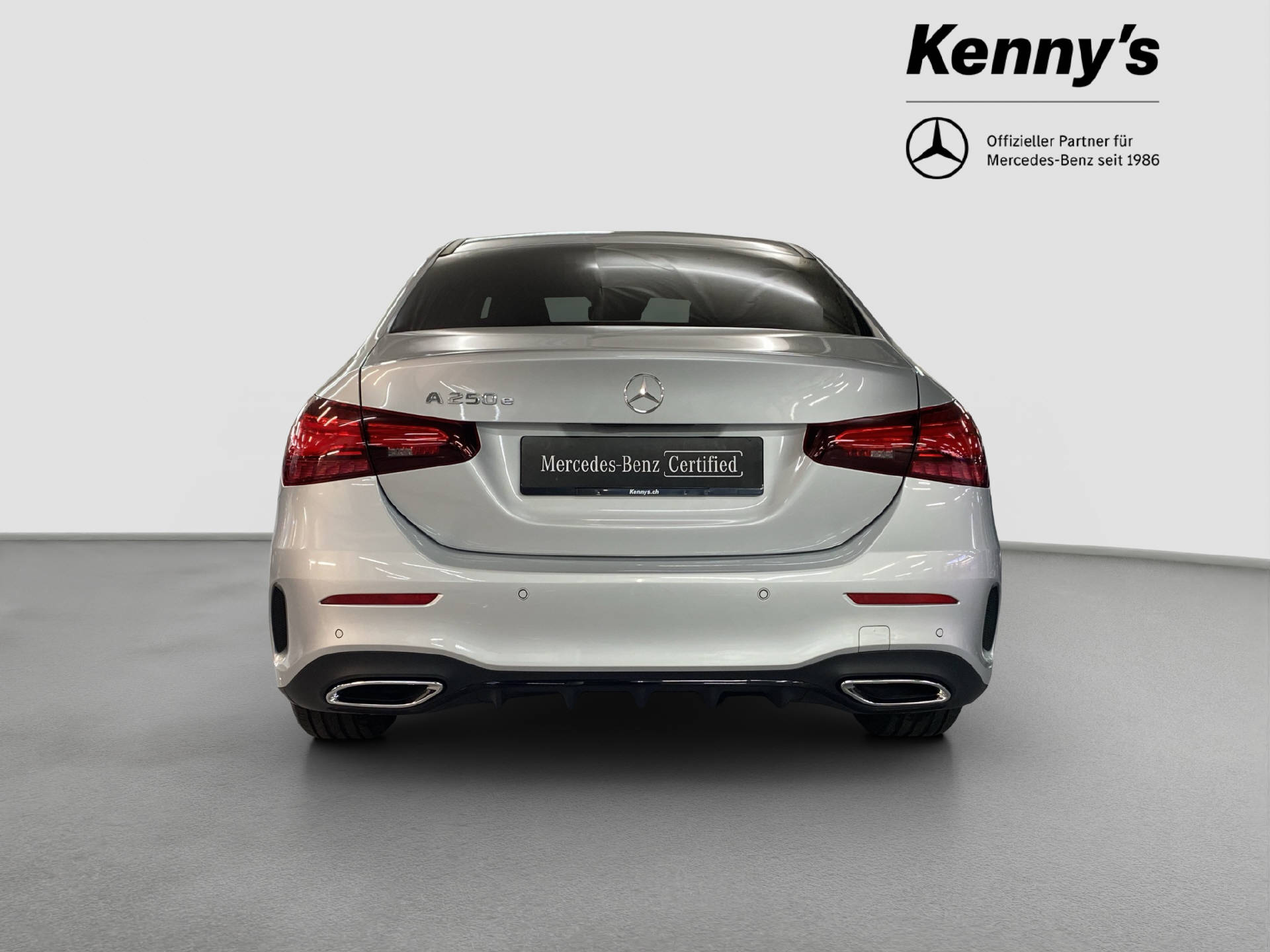 MERCEDES-BENZ A 250 e AMG Line Limousine-image-5