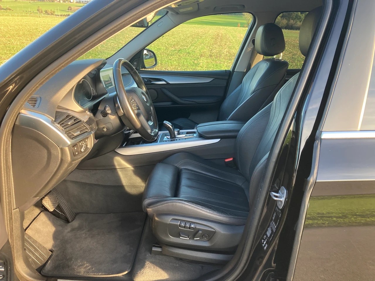 BMW X5 xDrive 25d Steptronic mit Anhängerkupplung-image-8