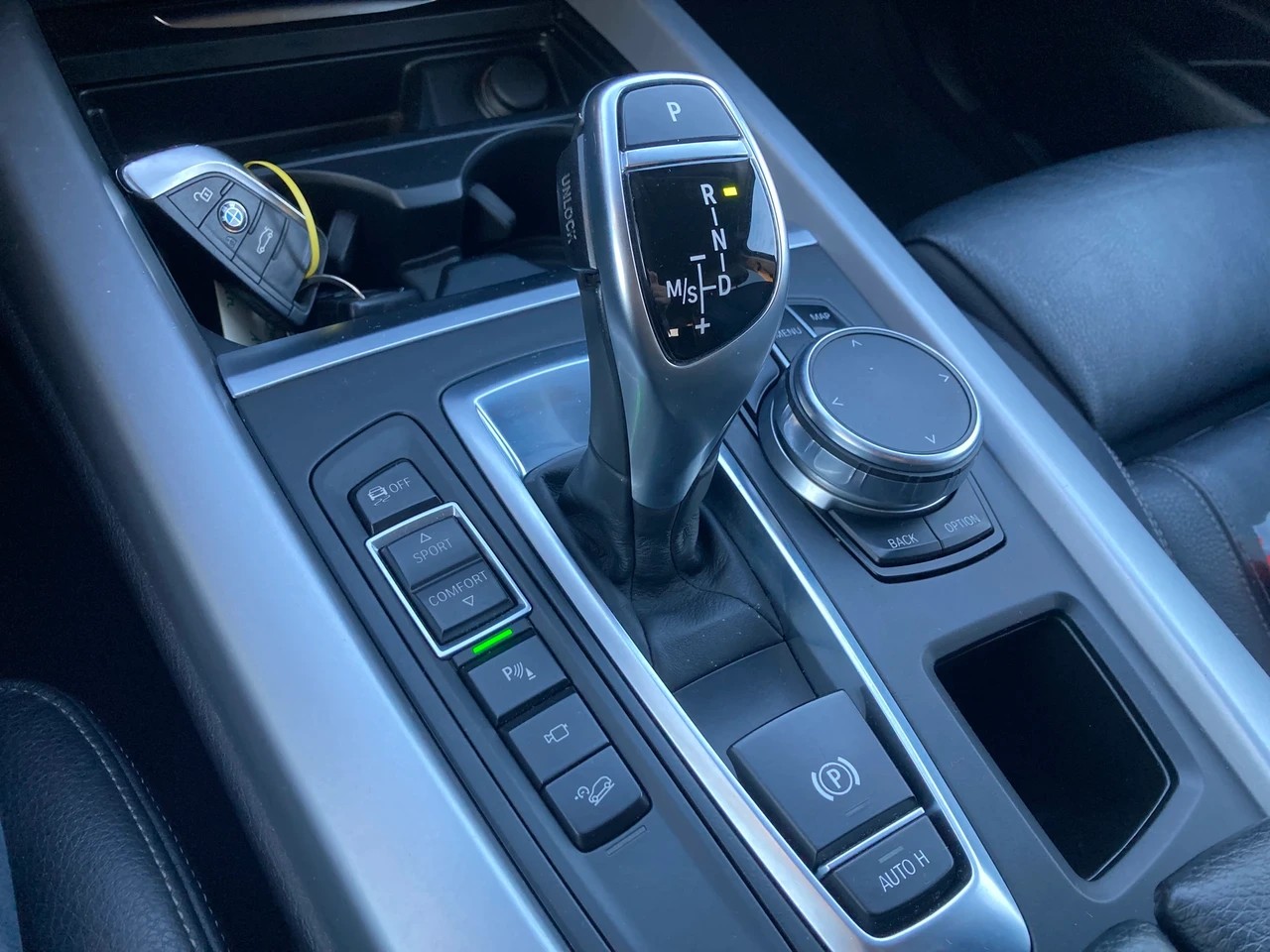 BMW X5 xDrive 25d Steptronic mit Anhängerkupplung-image-12