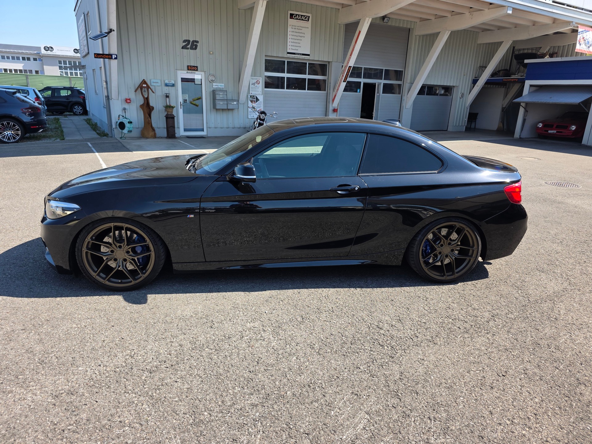 BMW M240i xDrive Steptronic-showroom-element-3