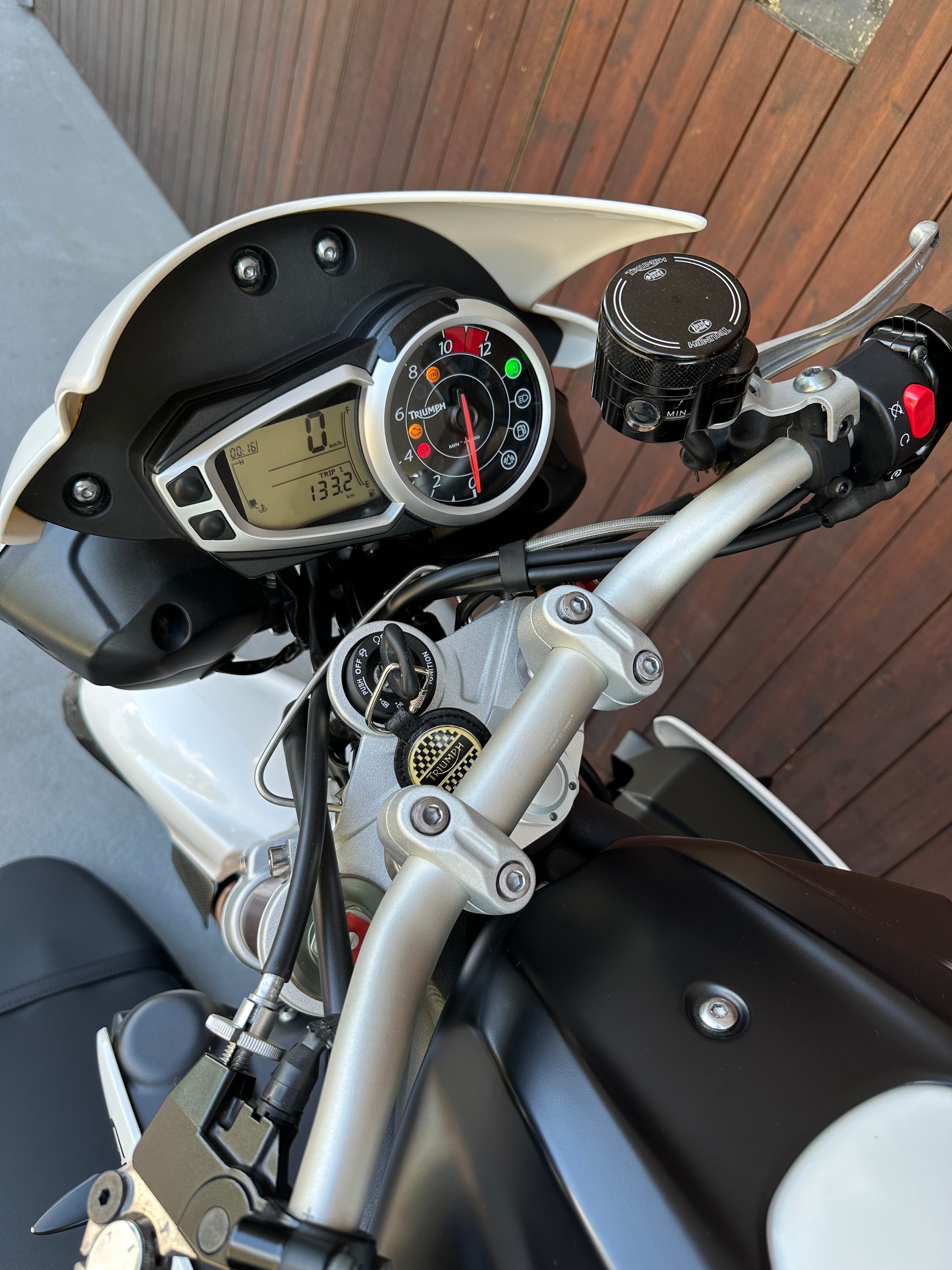 TRIUMPH Speed Triple 1050-image-5