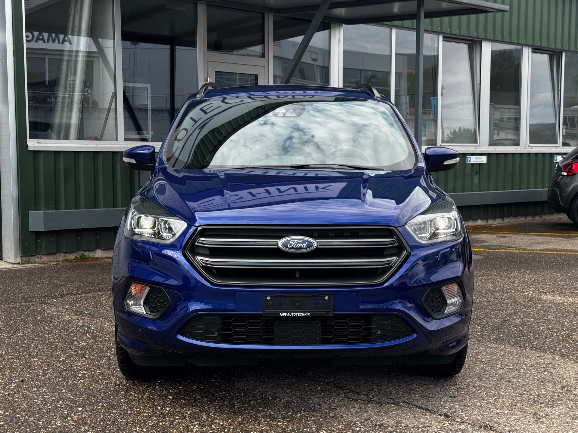 FORD Kuga 2.0 TDCi ST Line 4WD PowerShift-showroom-element-3