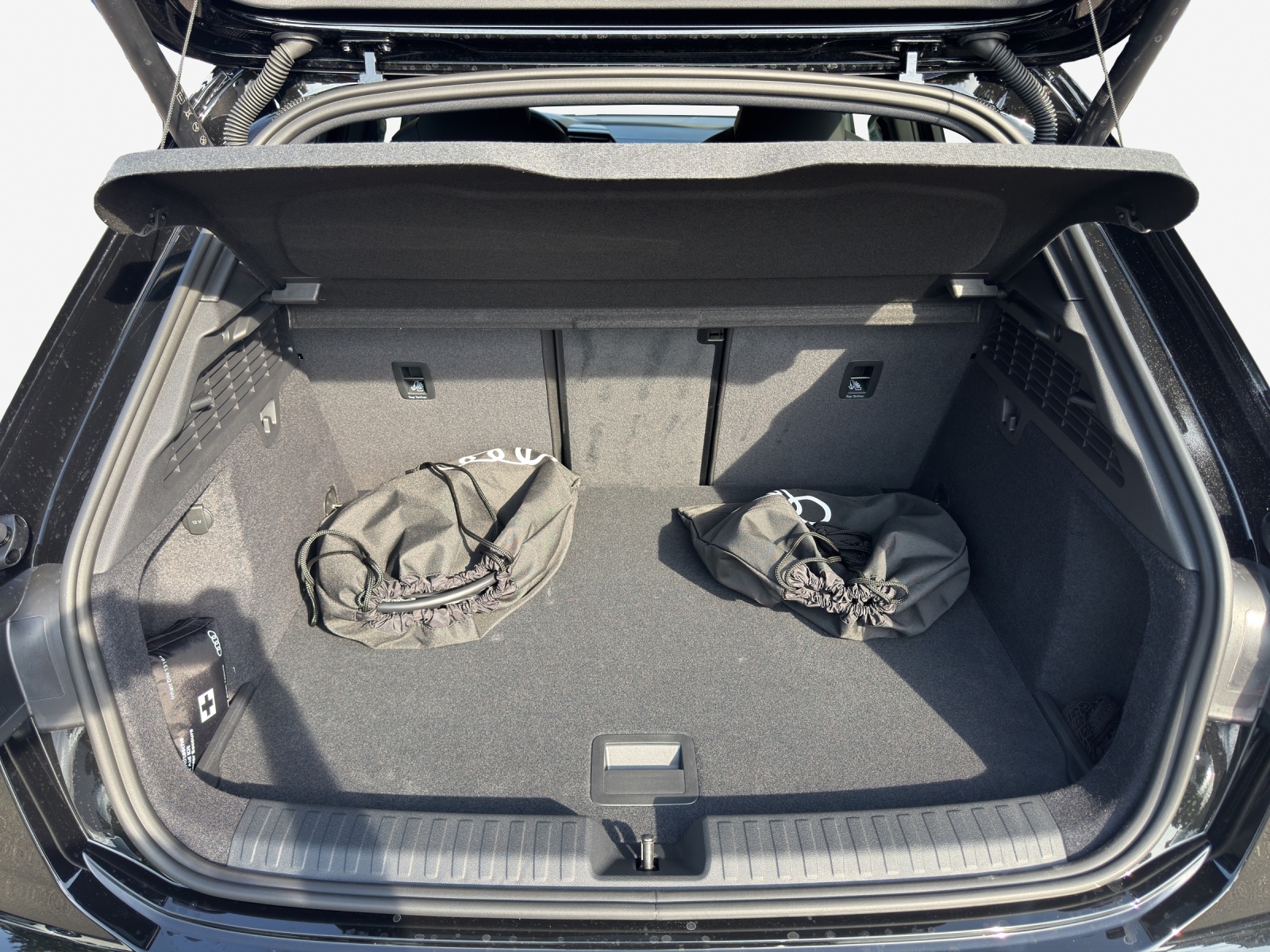 AUDI A3 Sportback TFSI e 200 kW S line S tronic-image-12