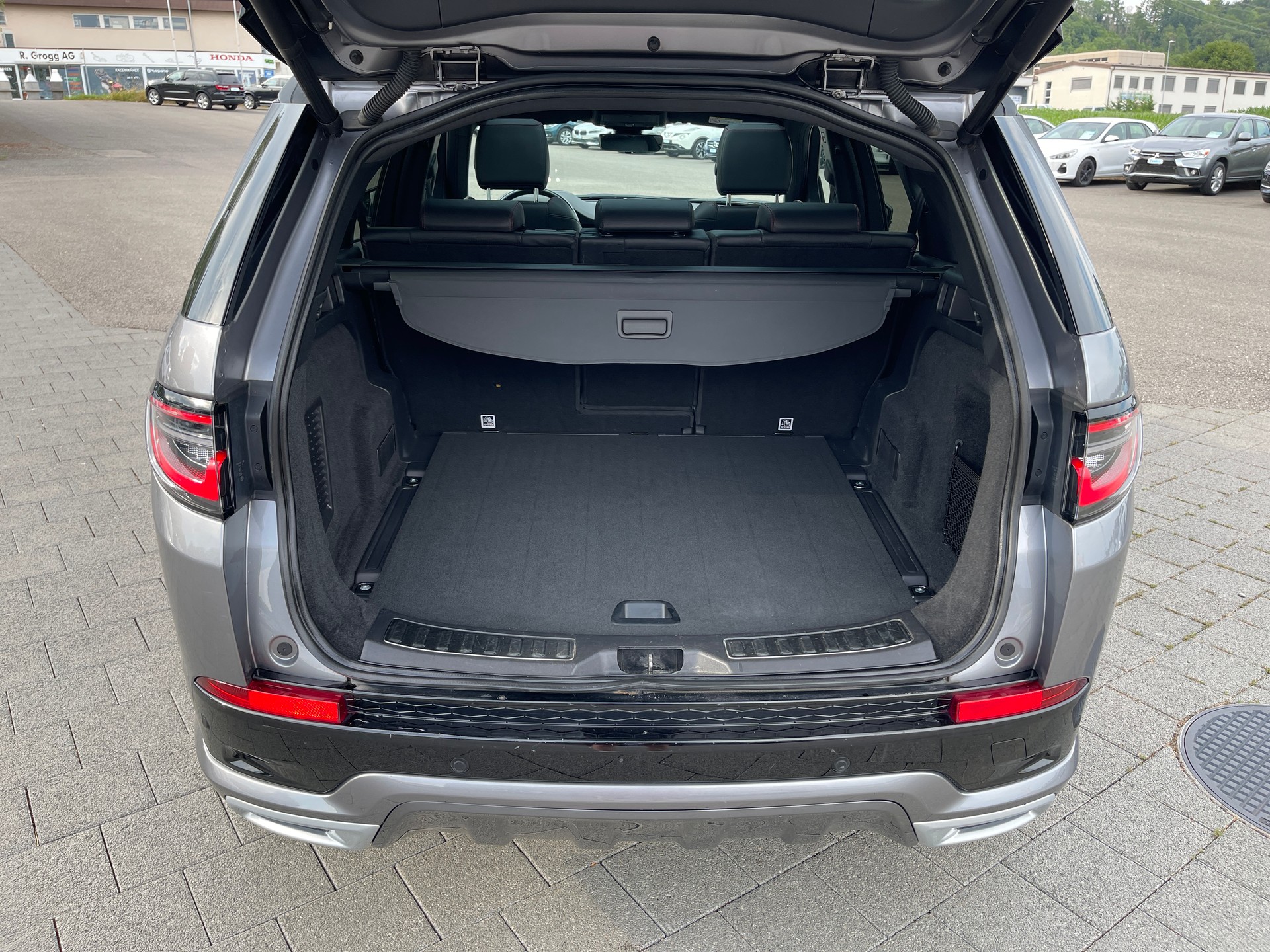 LAND ROVER Discovery Sport R Dyn P250 2.0 Si4 MHEV HSE AT9-image-14