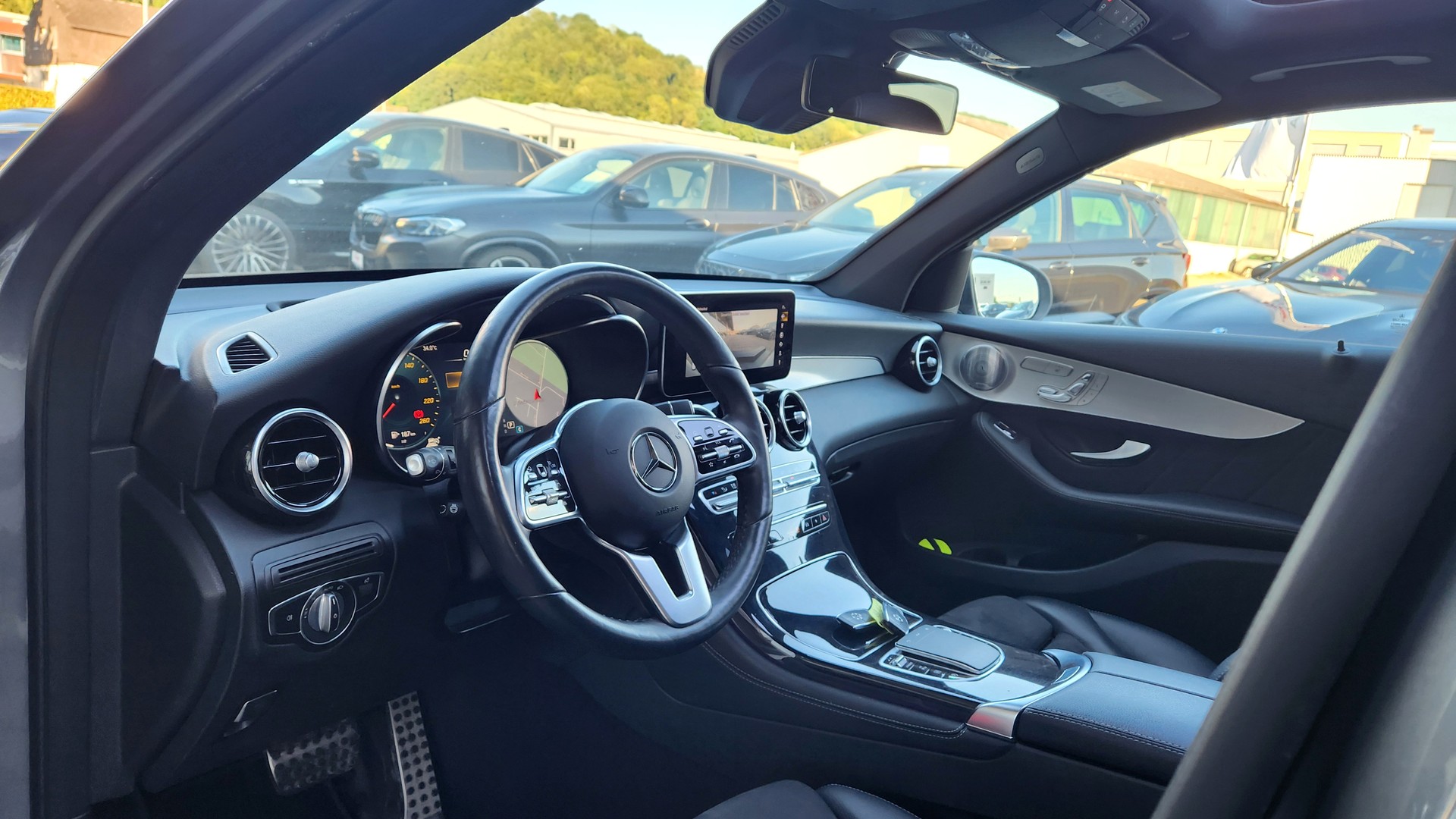 MERCEDES-BENZ GLC 220 d AMG Line 4Matic 9G-Tronic (CH)-image-4