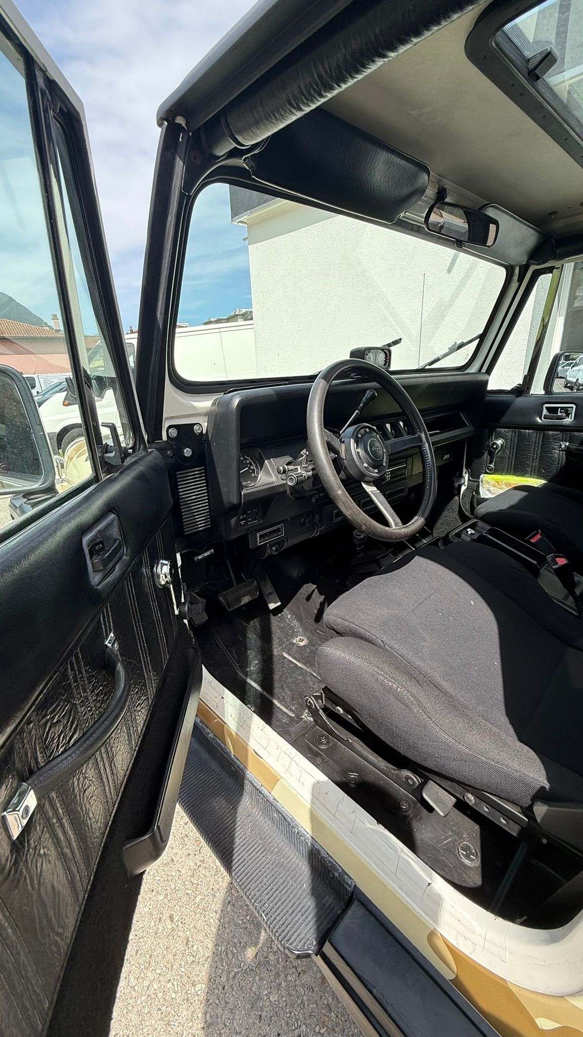 JEEP Wrangler 4.2 YJ MFK 06.26-image-4