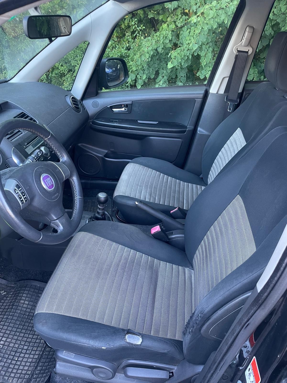 FIAT Sedici 1.9 JTD 4WD Freestyle-image-11