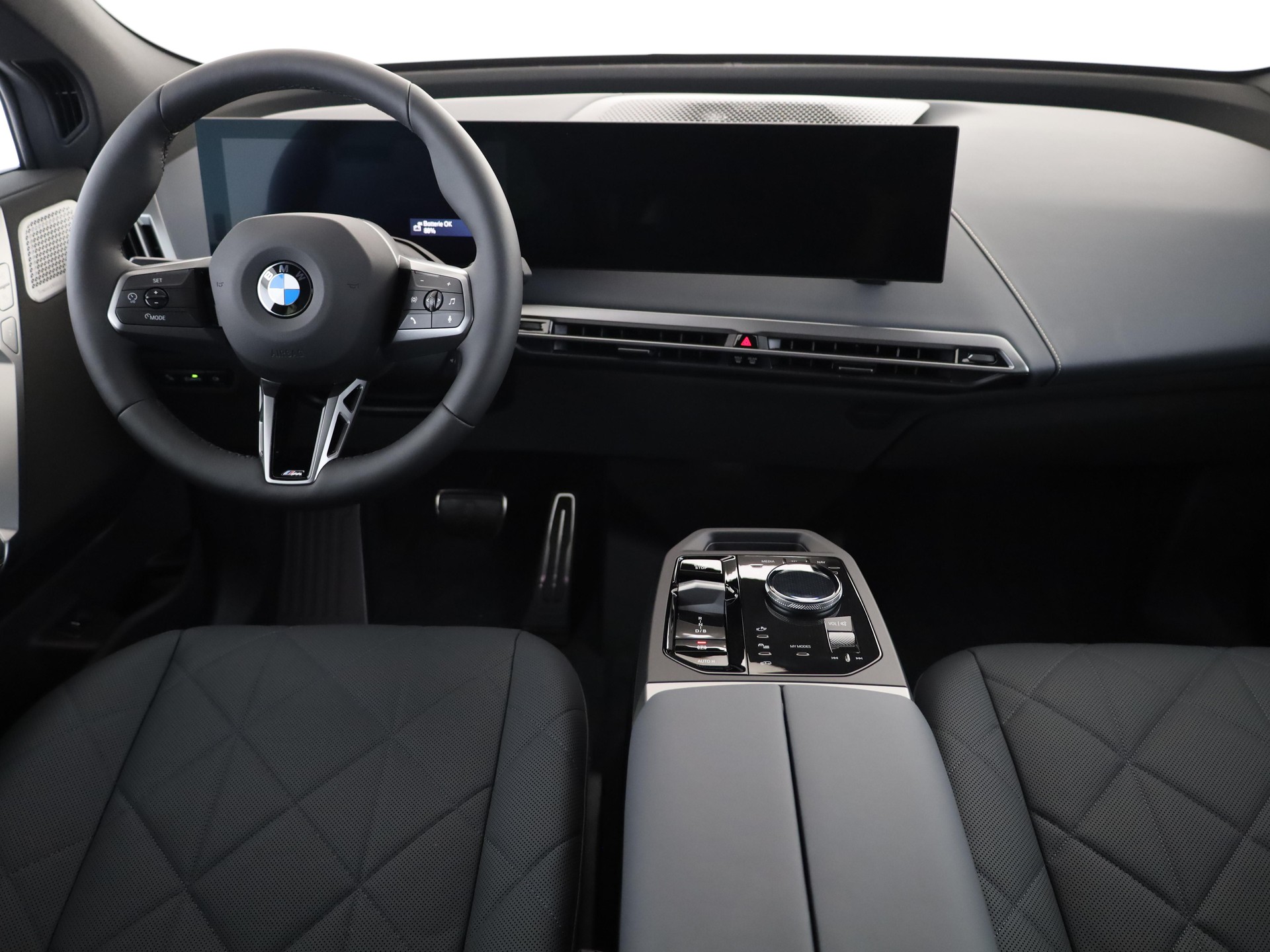 BMW iX xDrive60-image-17