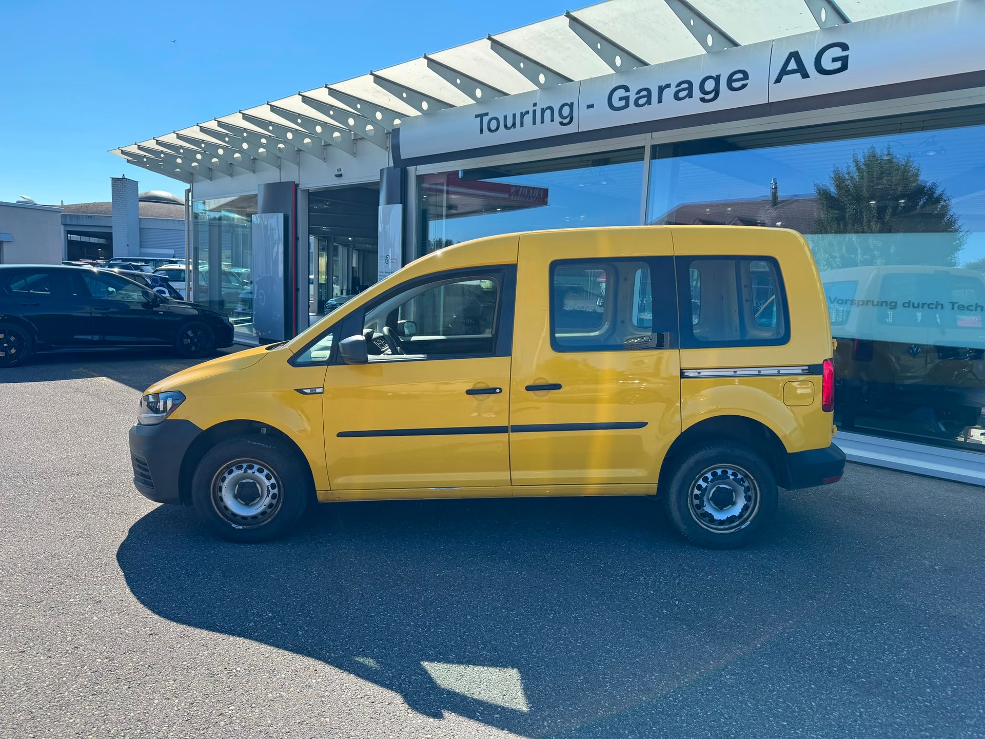 VW Caddy 2.0TDI 4Motion BlueMotion Technology 4x4 Handschaltung-showroom-element-1