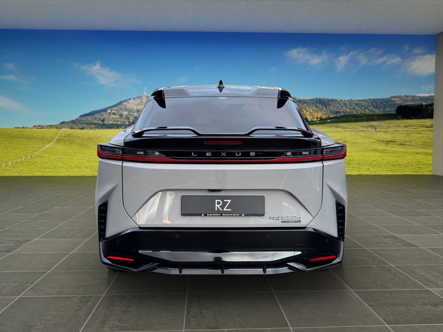 LEXUS RZ 550e F Sport-showroom-element-3