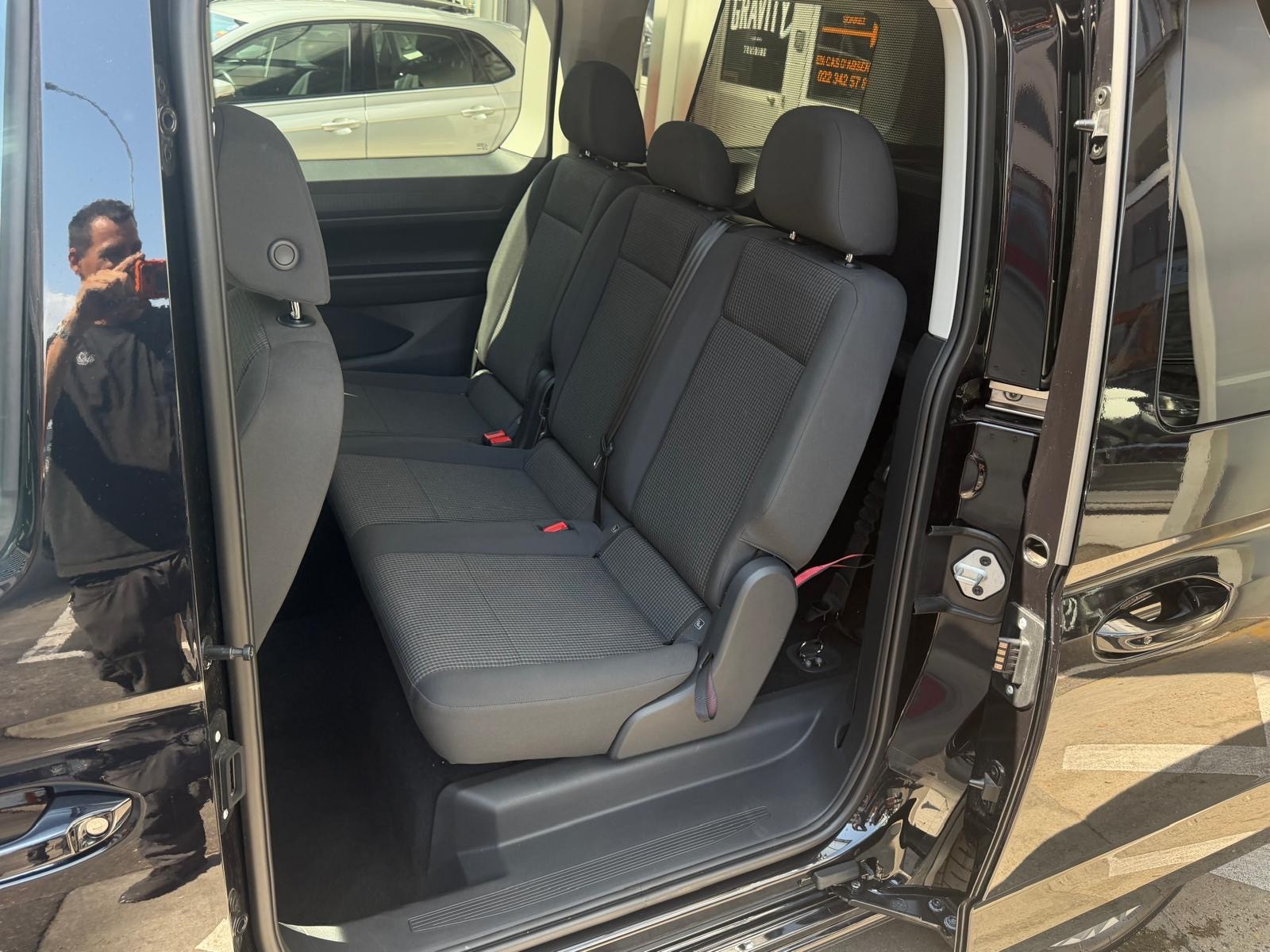 VW Caddy Maxi 1.5 TSI DSG-image-3