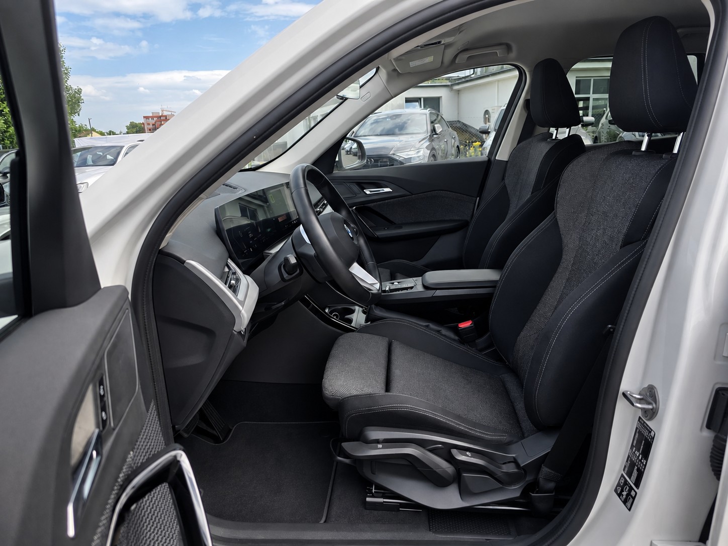 BMW X1 xDrive20d 48V | 2023 | 4x4 | Top Ausstattung inkl. AHK | CH-Fahrzeug | Inkl. Garantie |-image-5