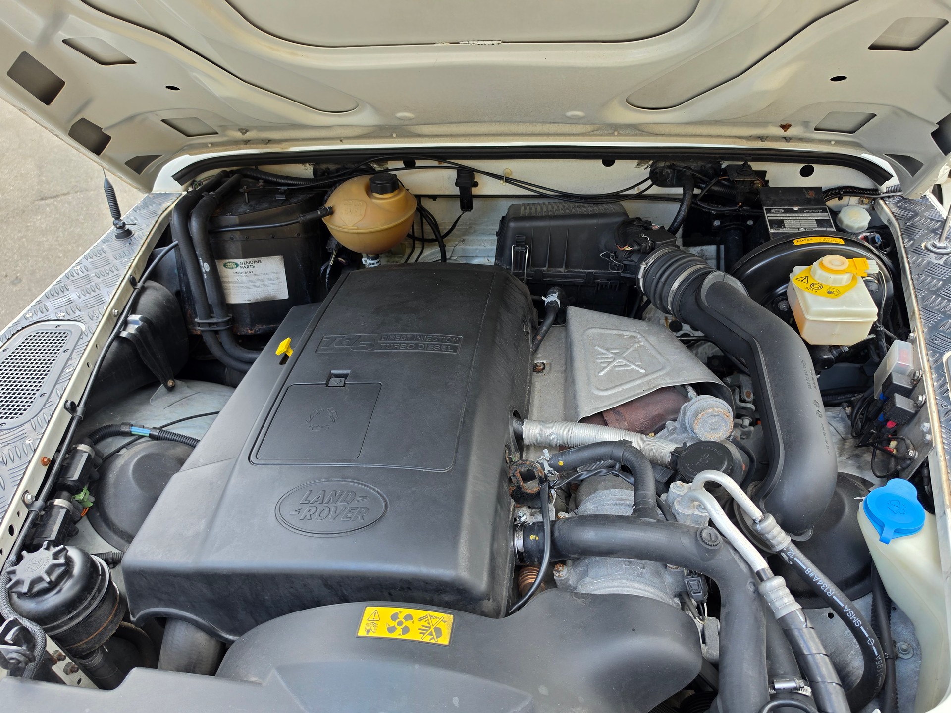 LAND ROVER Defender 110 SW 2.5 Td5-image-10