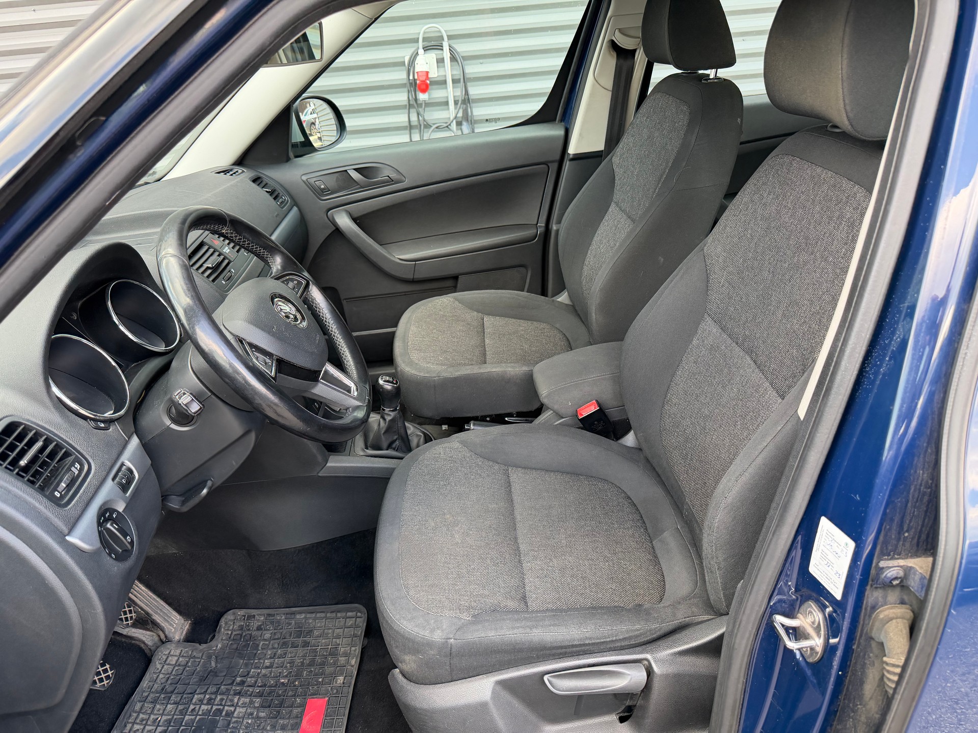 SKODA Yeti 1.8 TSI Ambition 4x4-image-8