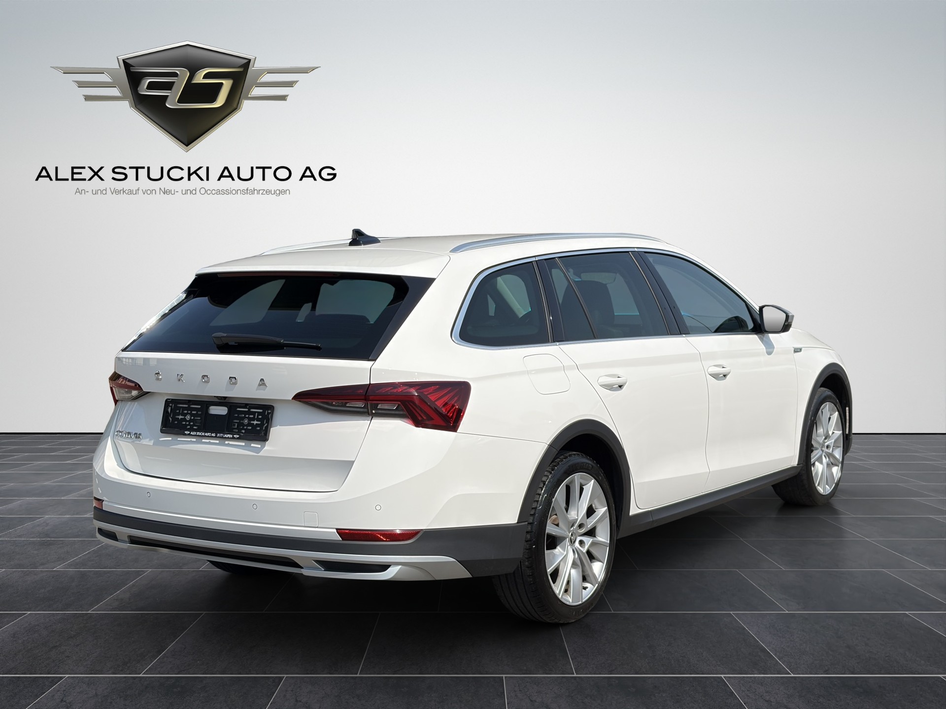 SKODA Octavia Combi 2.0 TDI DSG Scout 4x4-image-7