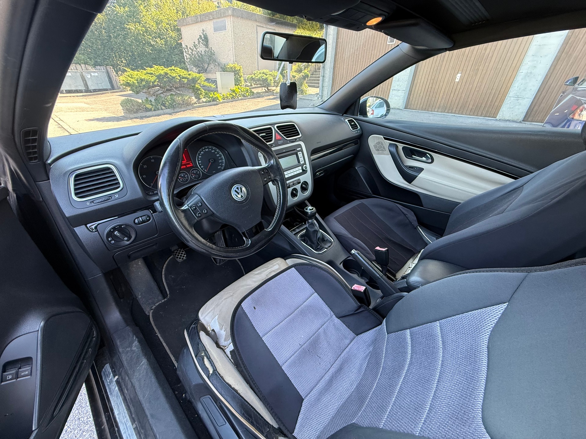 VW Eos 2.0 TDI-image-9