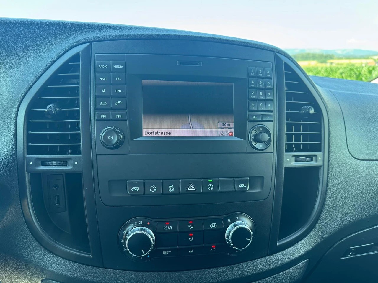 MERCEDES-BENZ Vito 116 BlueTec Tourer Select L 4Matic 7G-Tronic 9 Sitze-image-13
