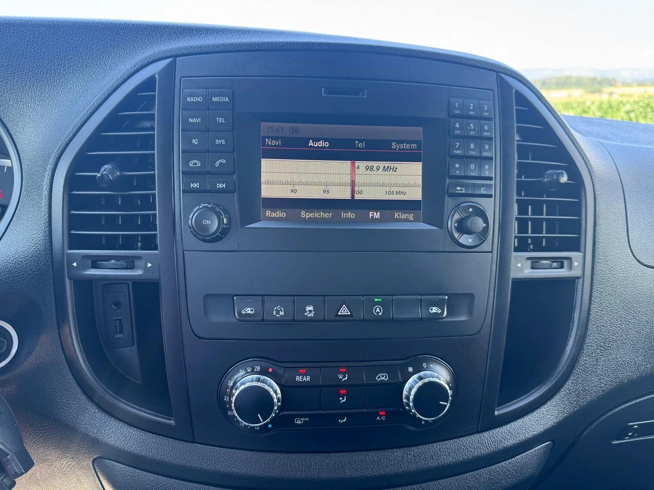 MERCEDES-BENZ Vito 116 BlueTec Tourer Select L 4Matic 7G-Tronic 9 Sitze-image-12