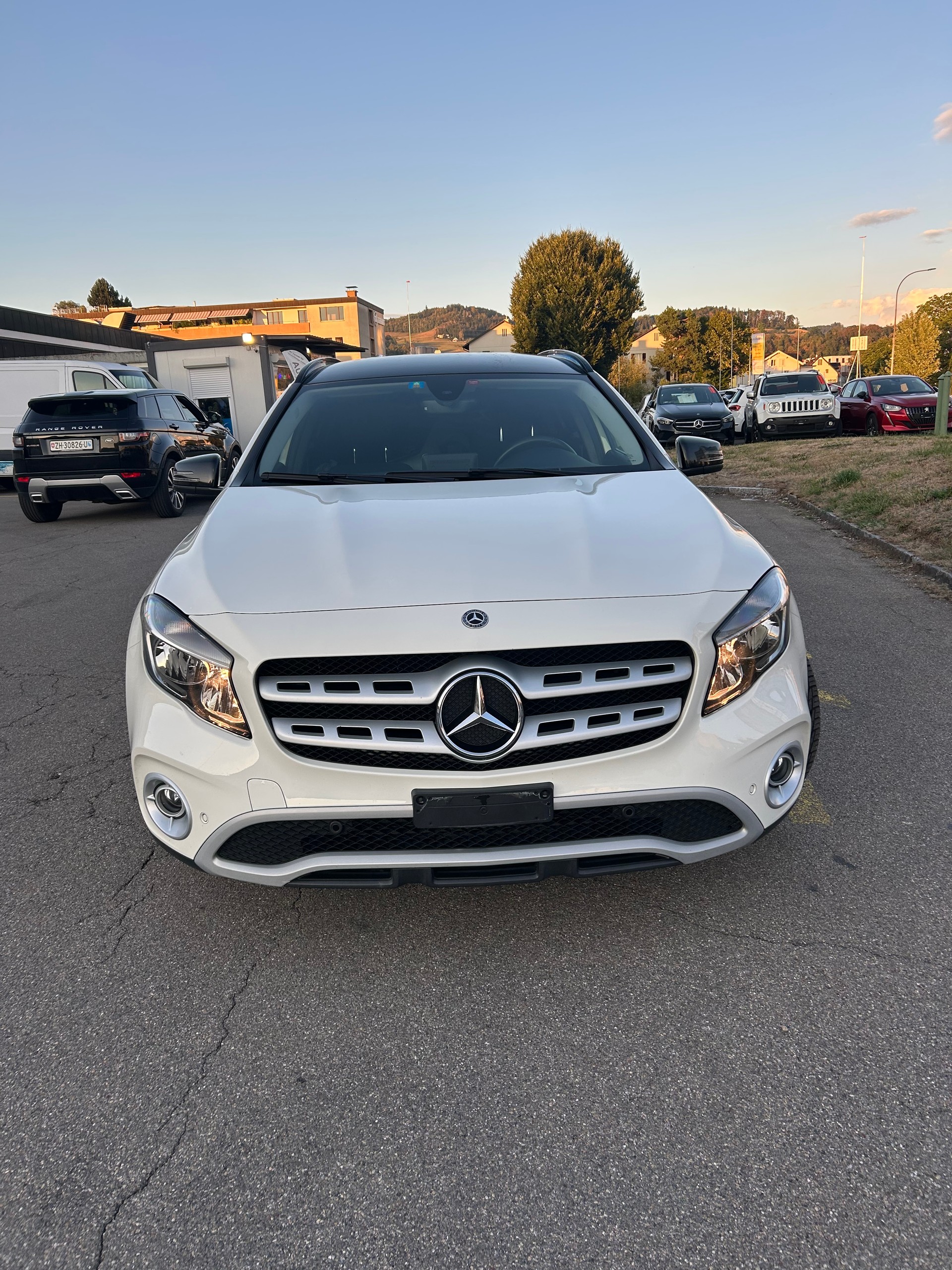 MERCEDES-BENZ GLA 200 d Swiss Star Edition 4Matic 7G-DCT