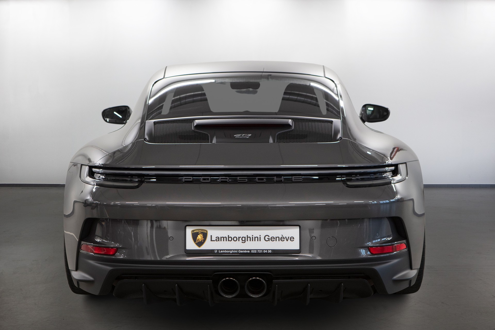 PORSCHE 911 GT3 Touring-showroom-element-3