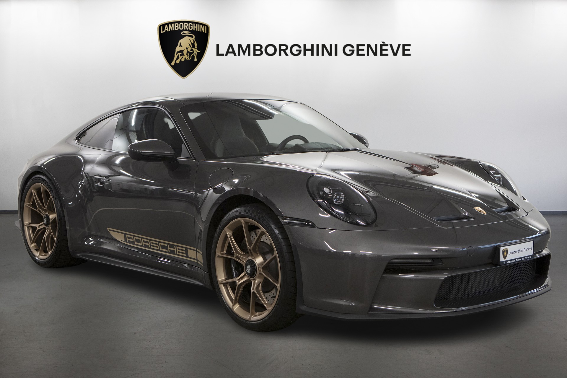 PORSCHE 911 GT3 Touring