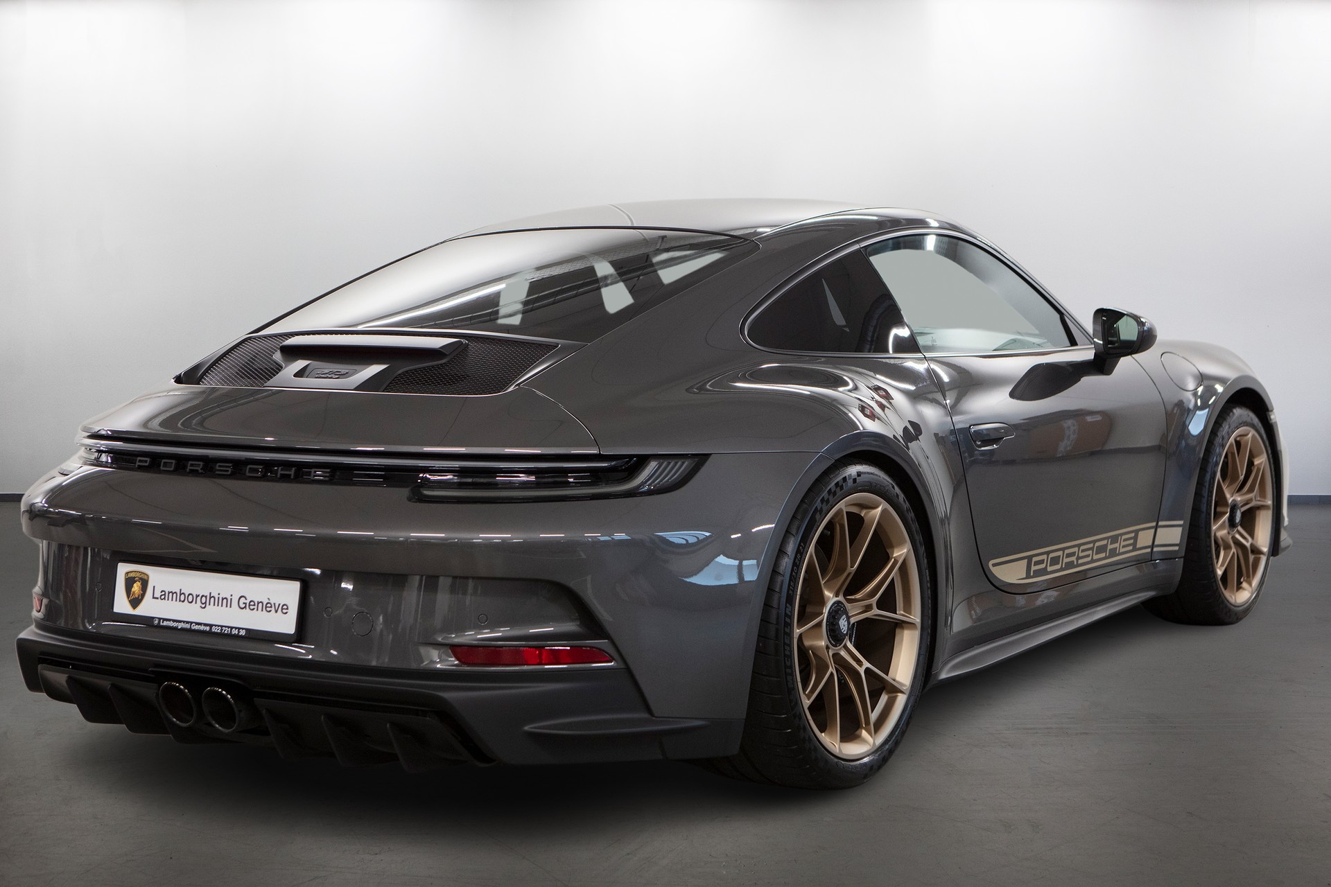 PORSCHE 911 GT3 Touring-showroom-element-2