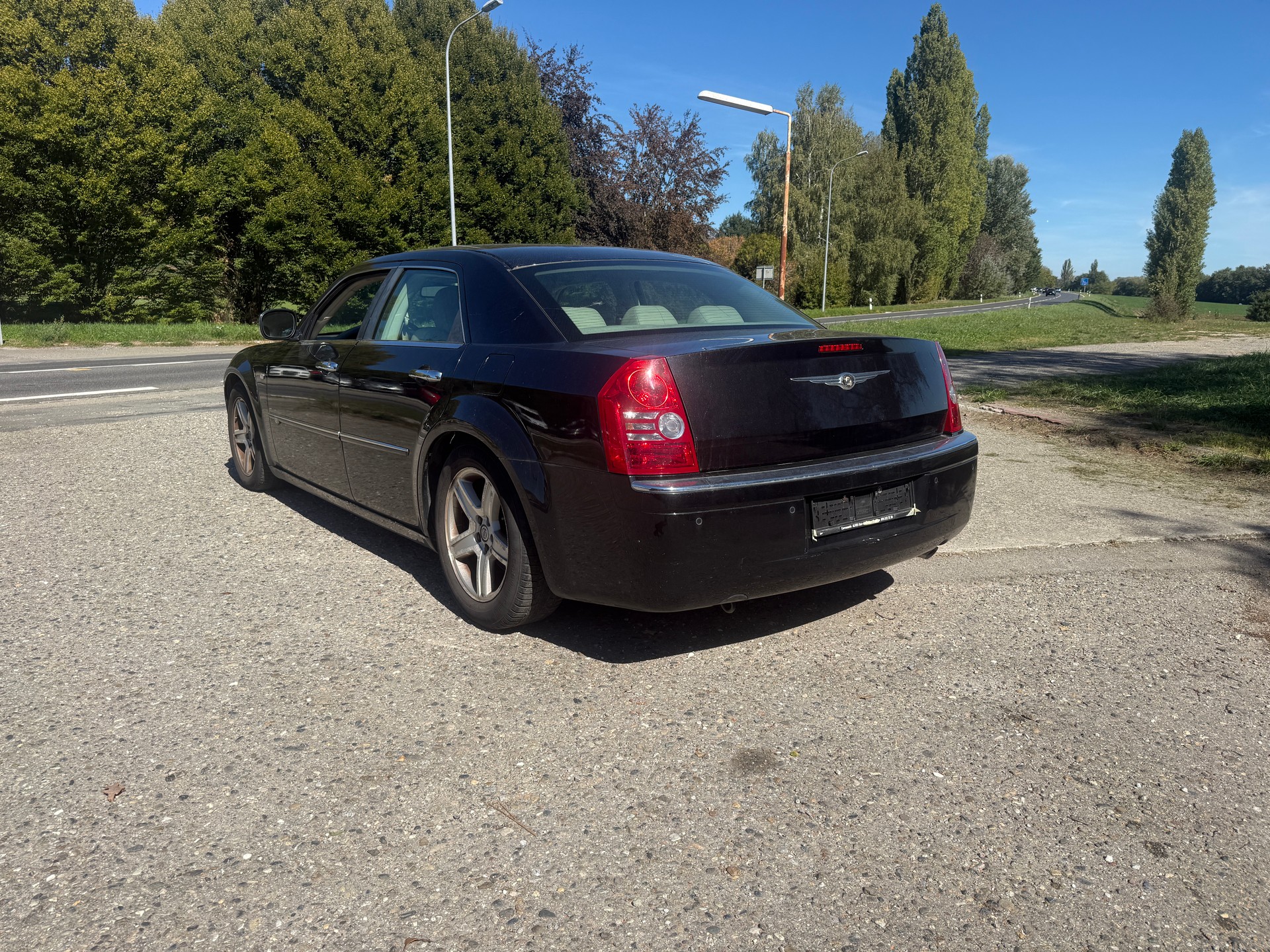 CHRYSLER 300C-image-5