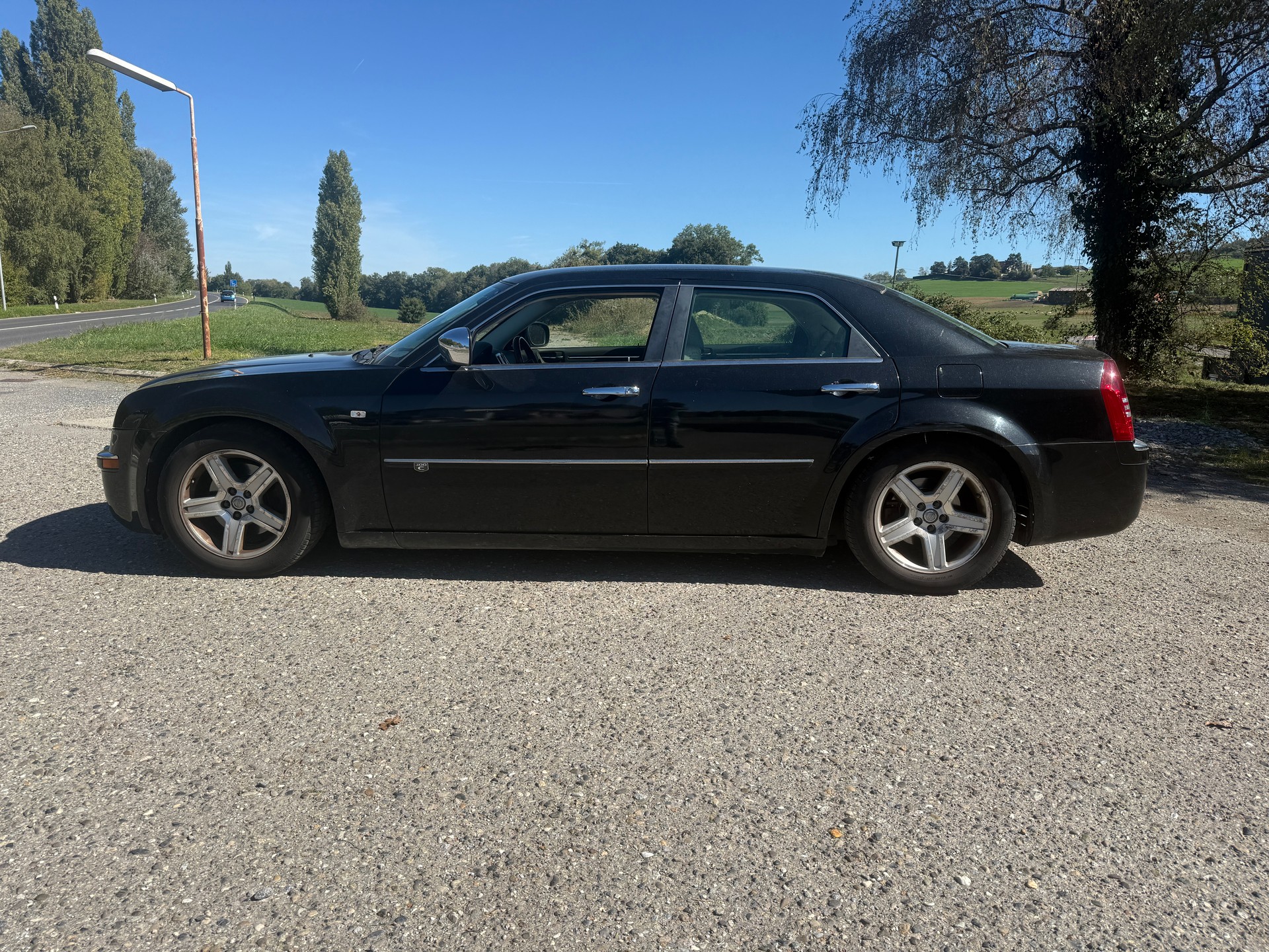 CHRYSLER 300C-image-6