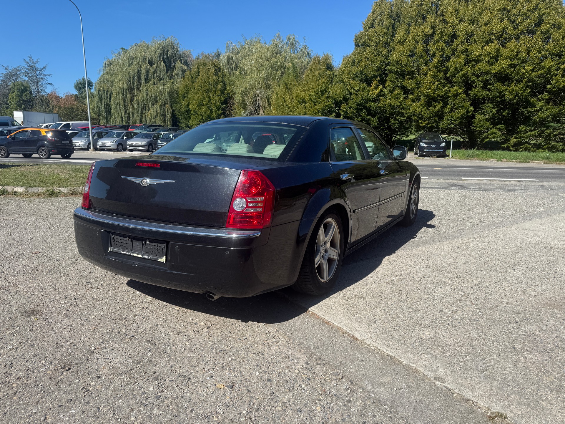 CHRYSLER 300C-image-4